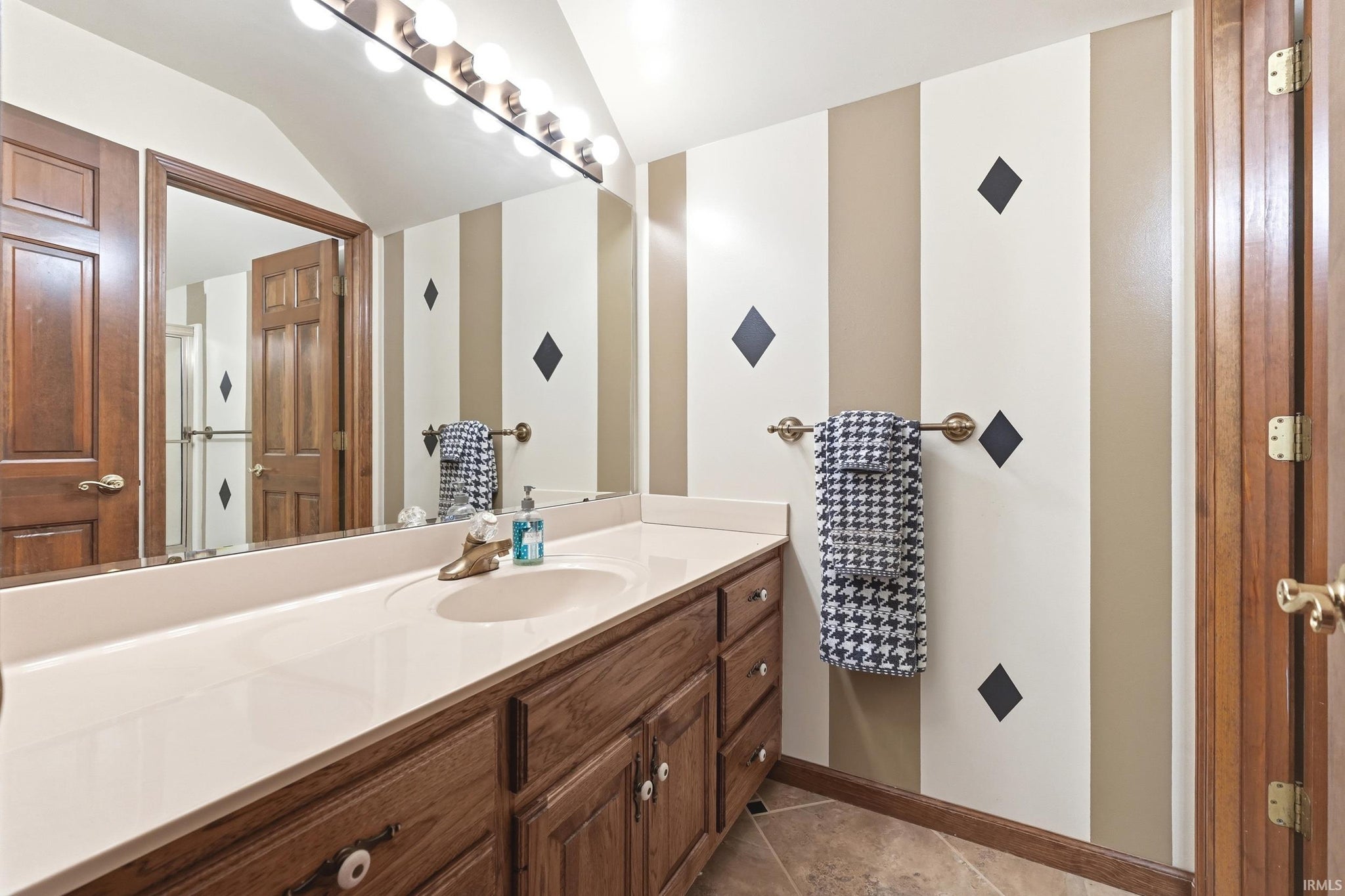 Image of 2808 Cliffwood Lane