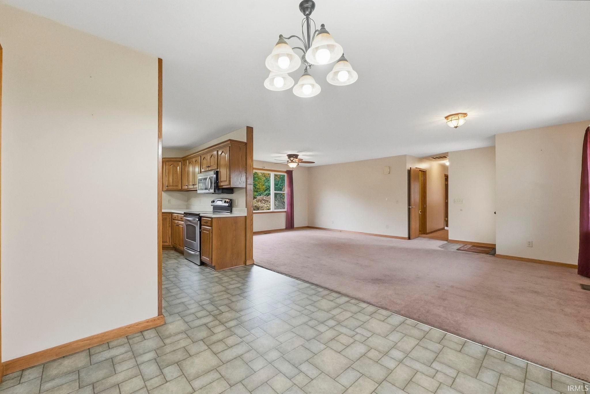 Image of 9540 E 500 South Road