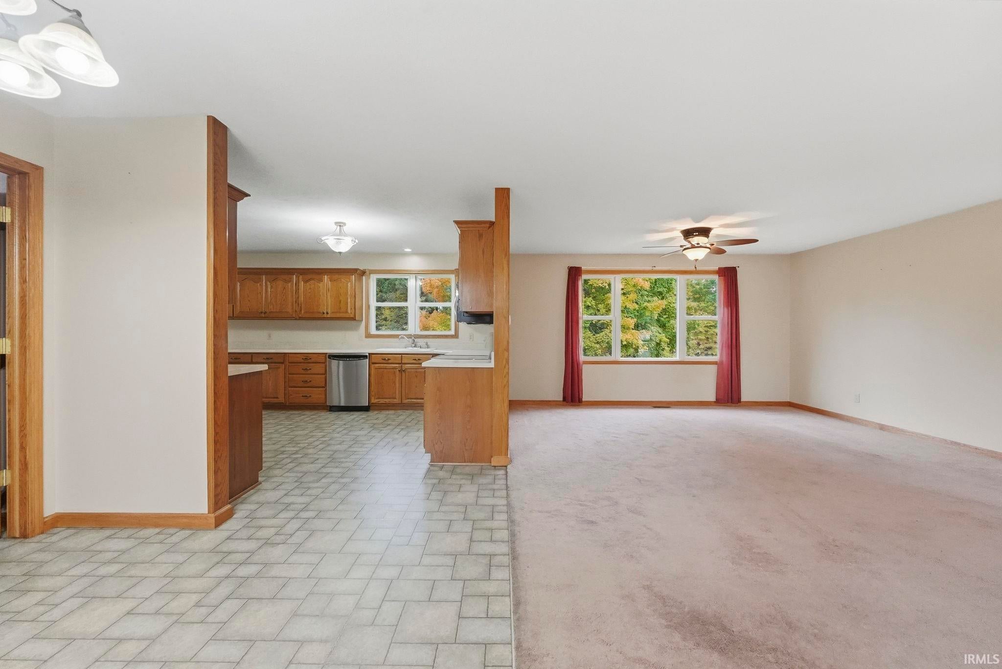 Image of 9540 E 500 South Road