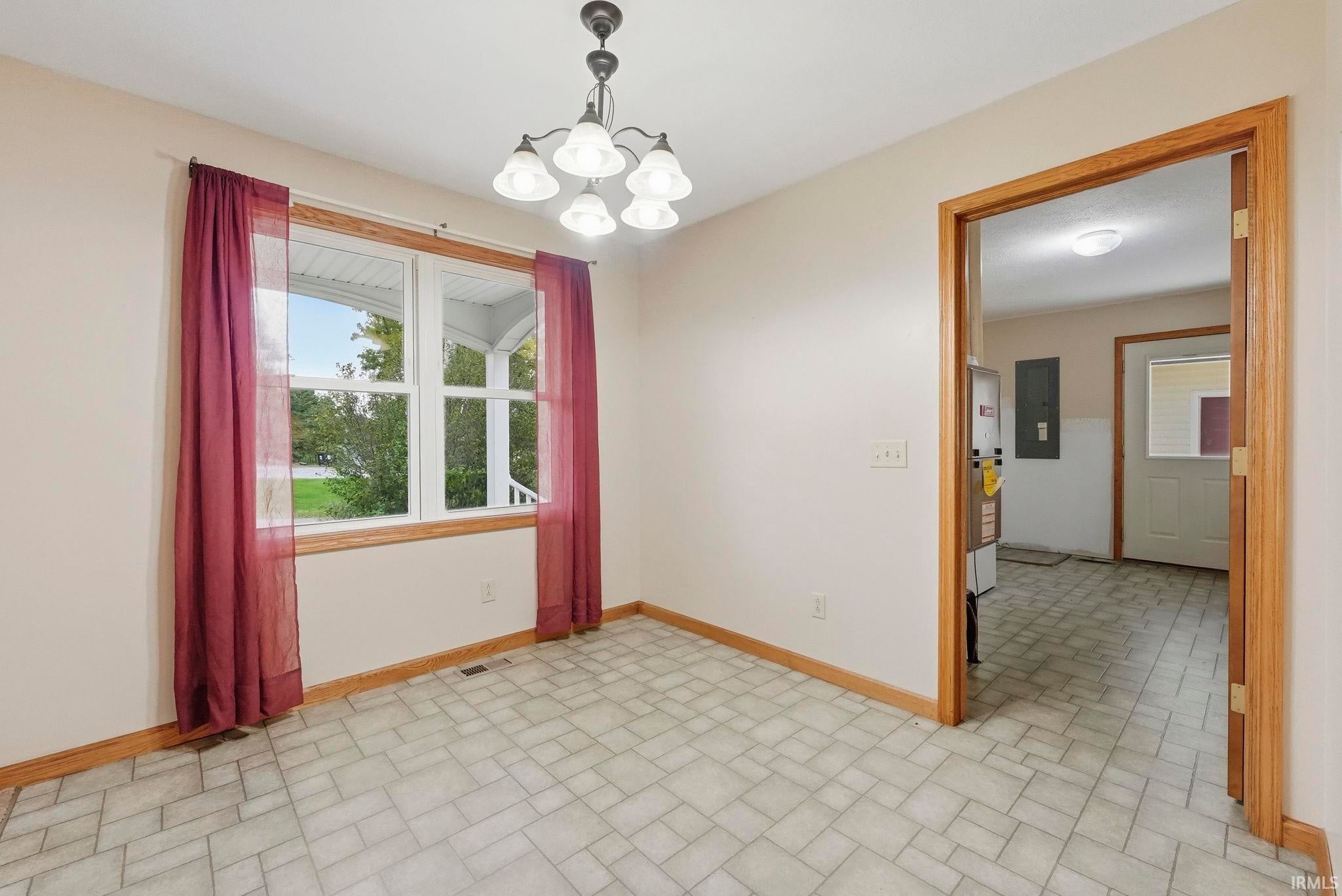 Image of 9540 E 500 South Road