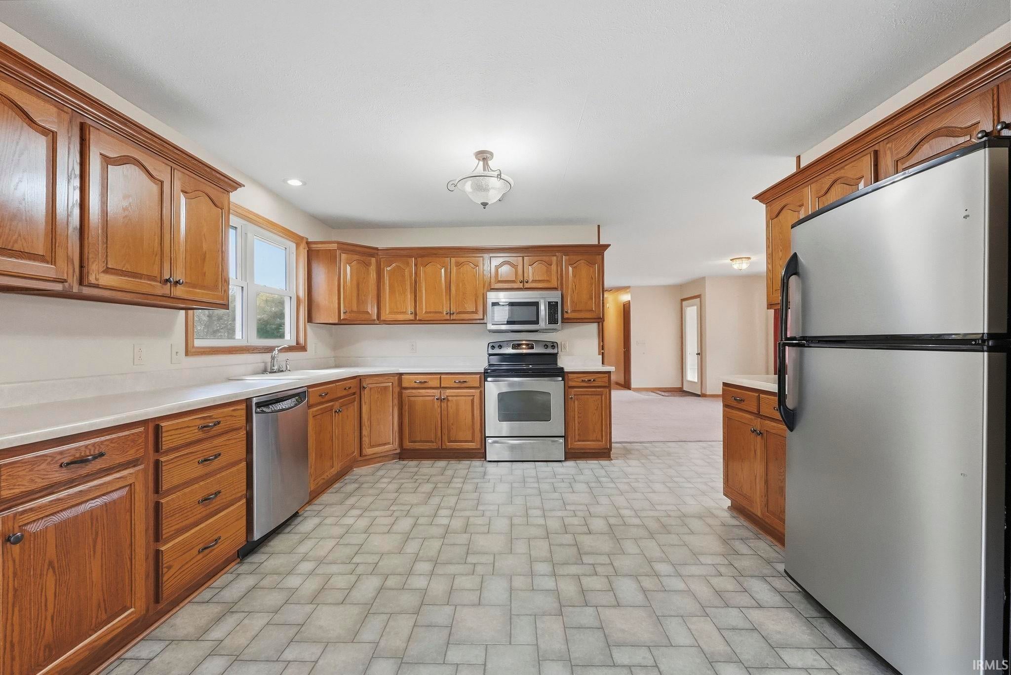 Image of 9540 E 500 South Road