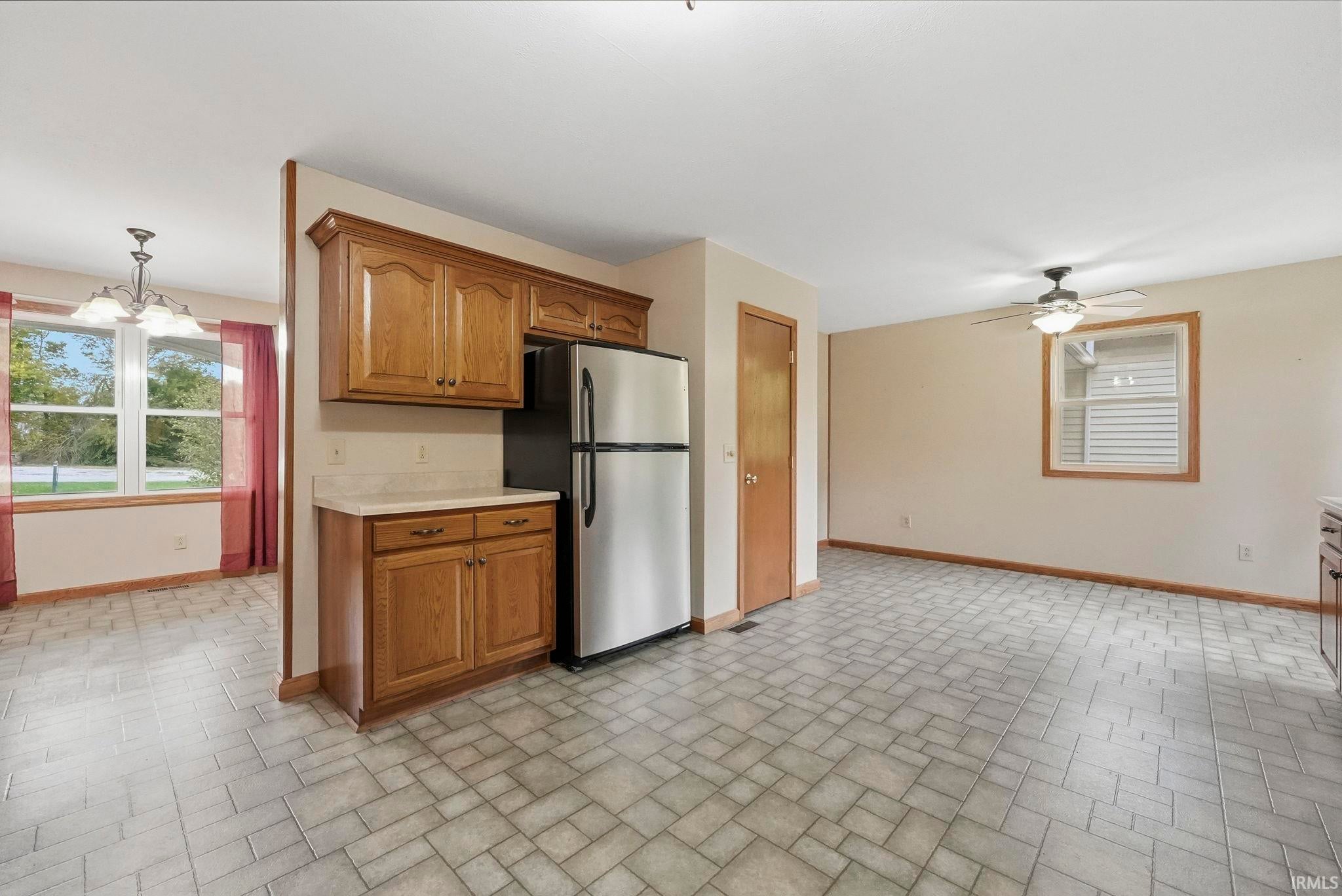Image of 9540 E 500 South Road