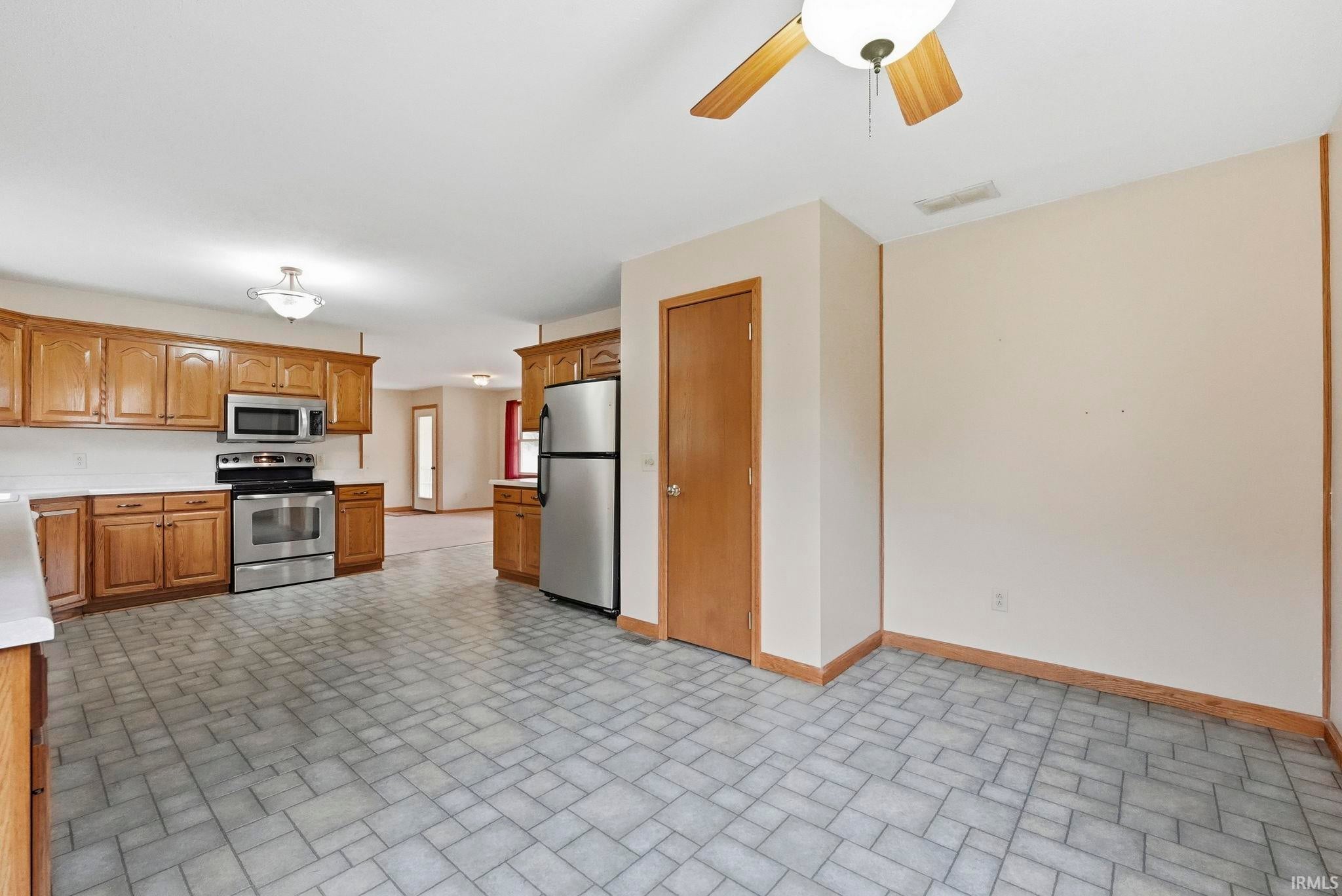 Image of 9540 E 500 South Road