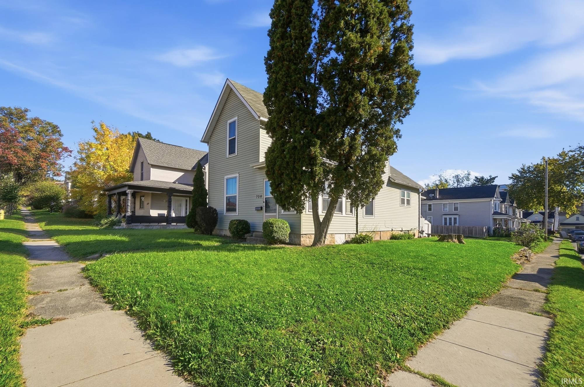 Image of 704 Davis Street