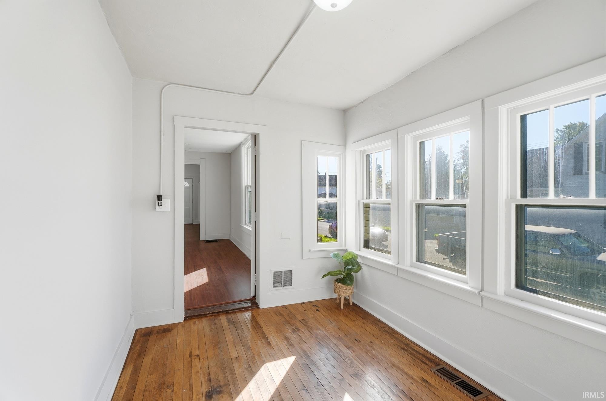 Image of 704 Davis Street