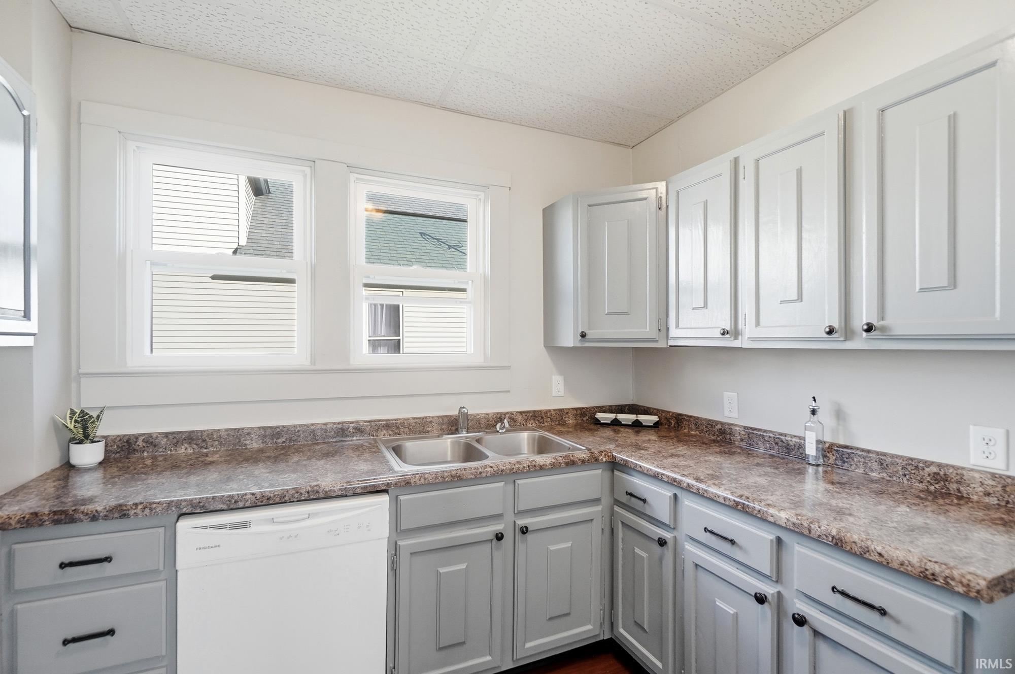Image of 704 Davis Street