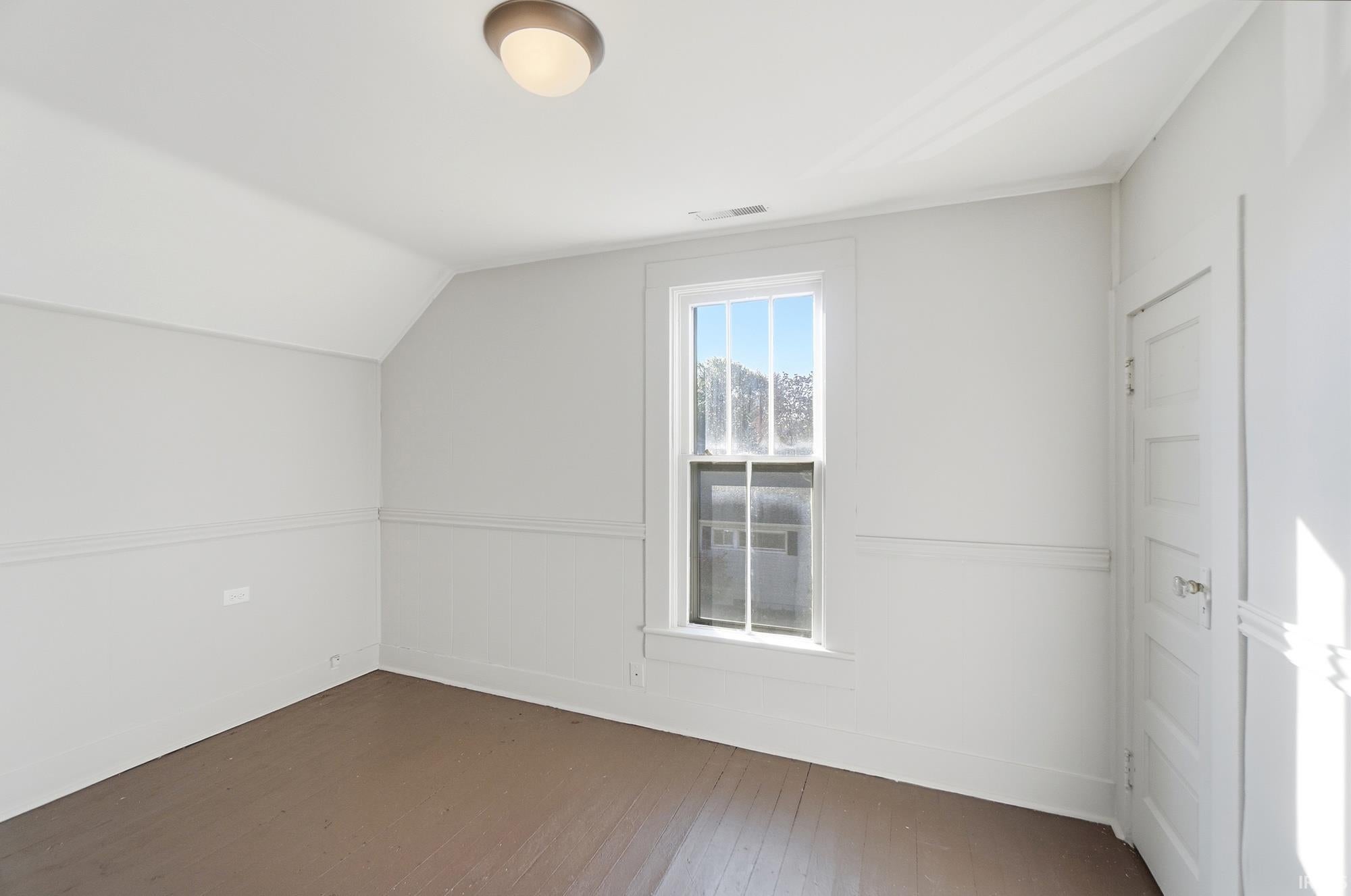 Image of 704 Davis Street