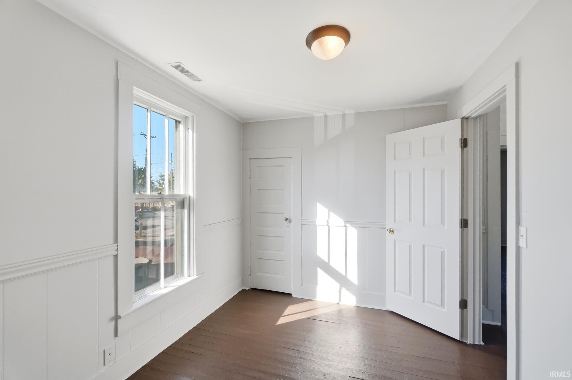 Image of 704 Davis Street