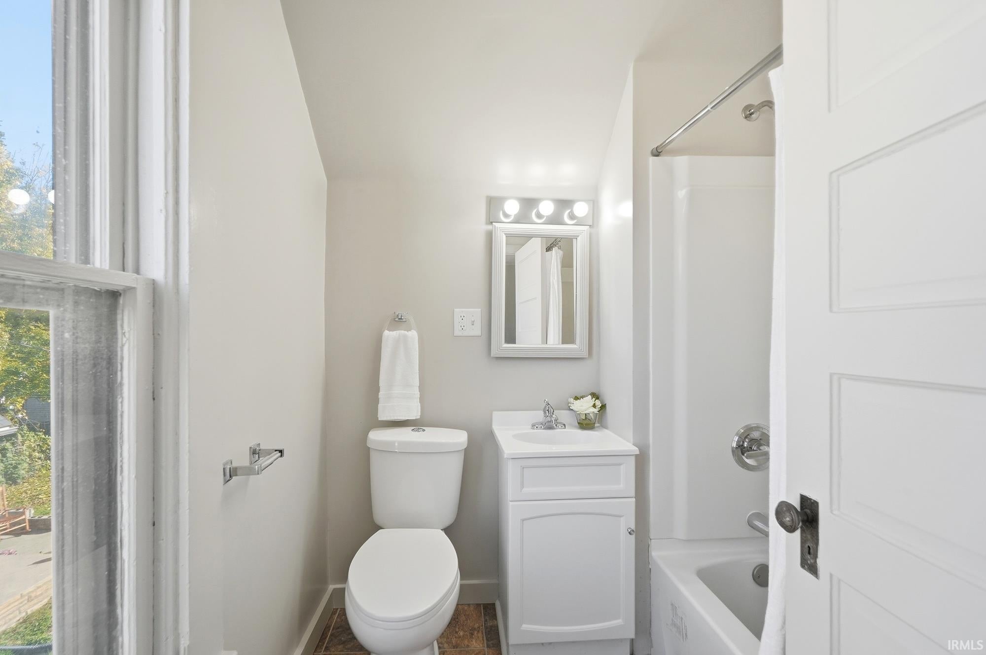Image of 704 Davis Street