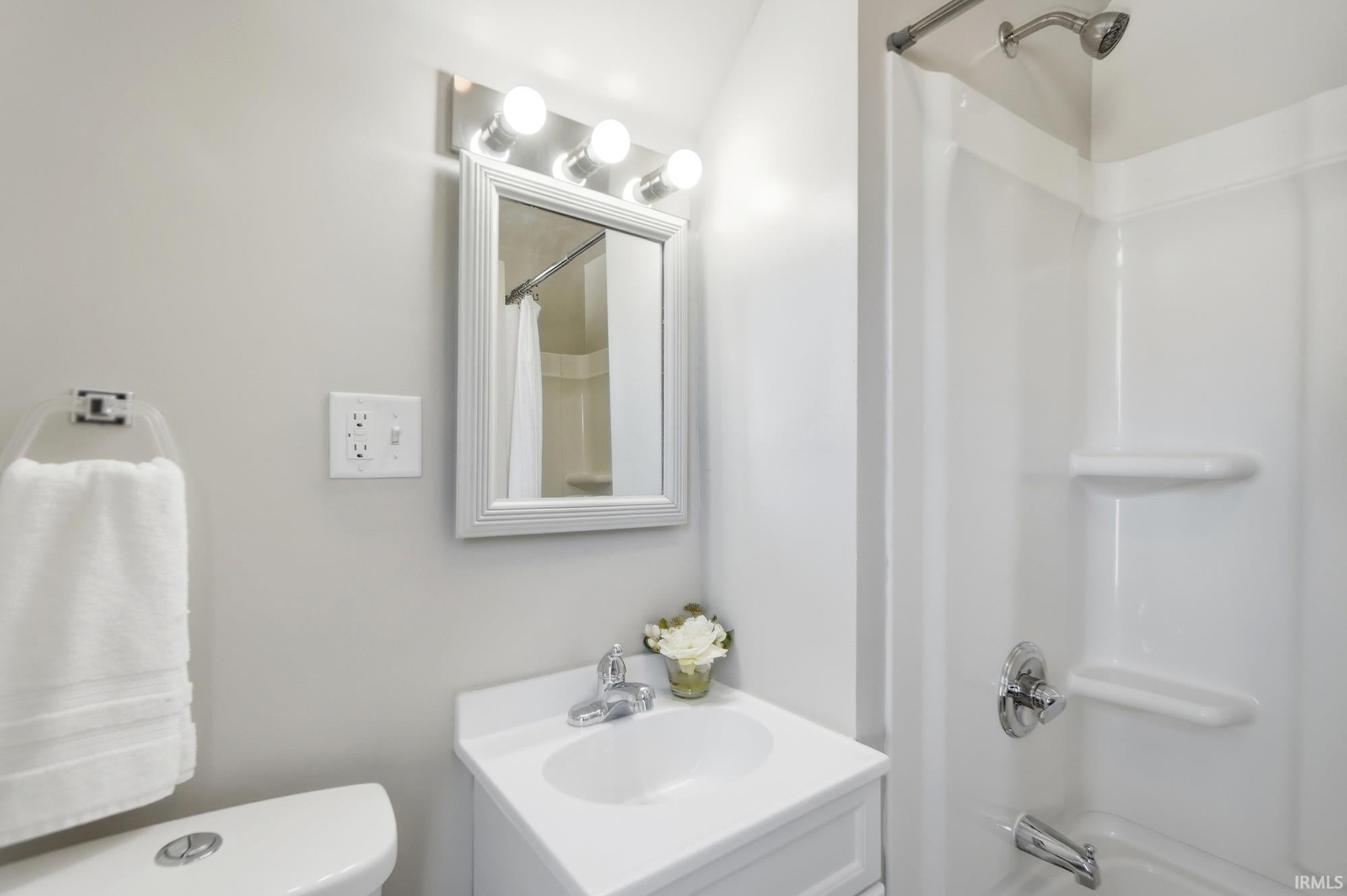 Image of 704 Davis Street