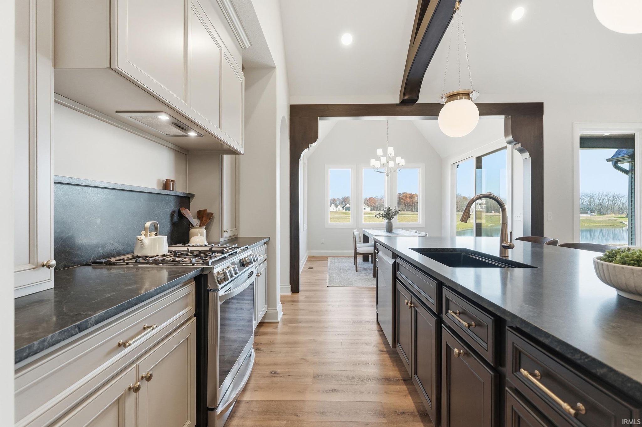 Image of 8550 Artemis Lane