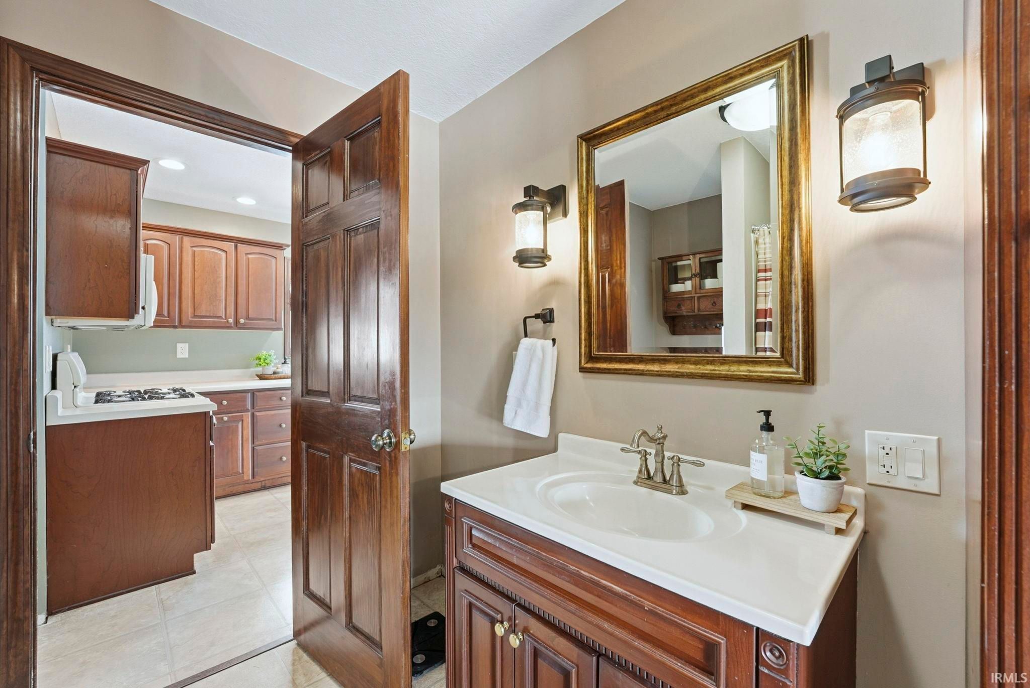 Image of 6087 County Road 11A Road