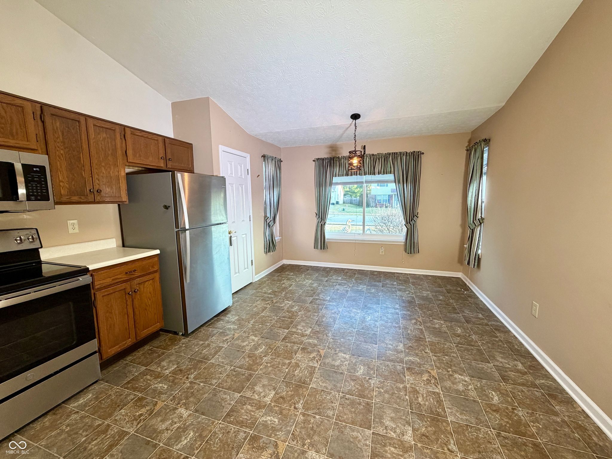 Image of 1019 E Killian Drive