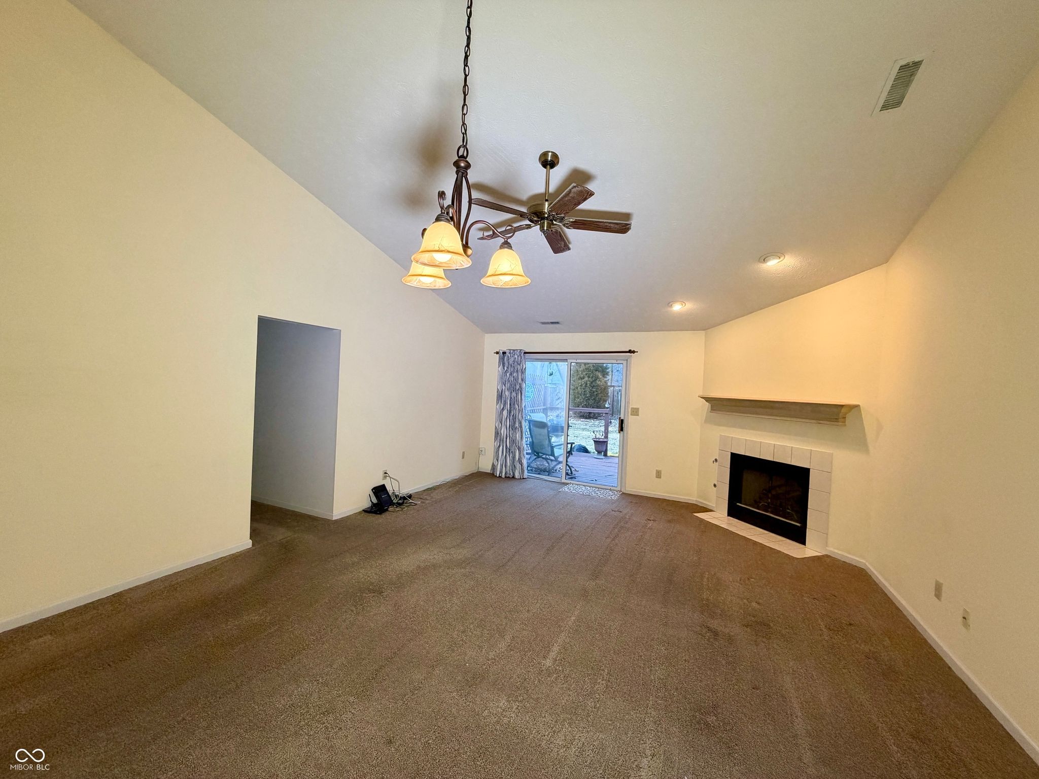 Image of 1019 E Killian Drive