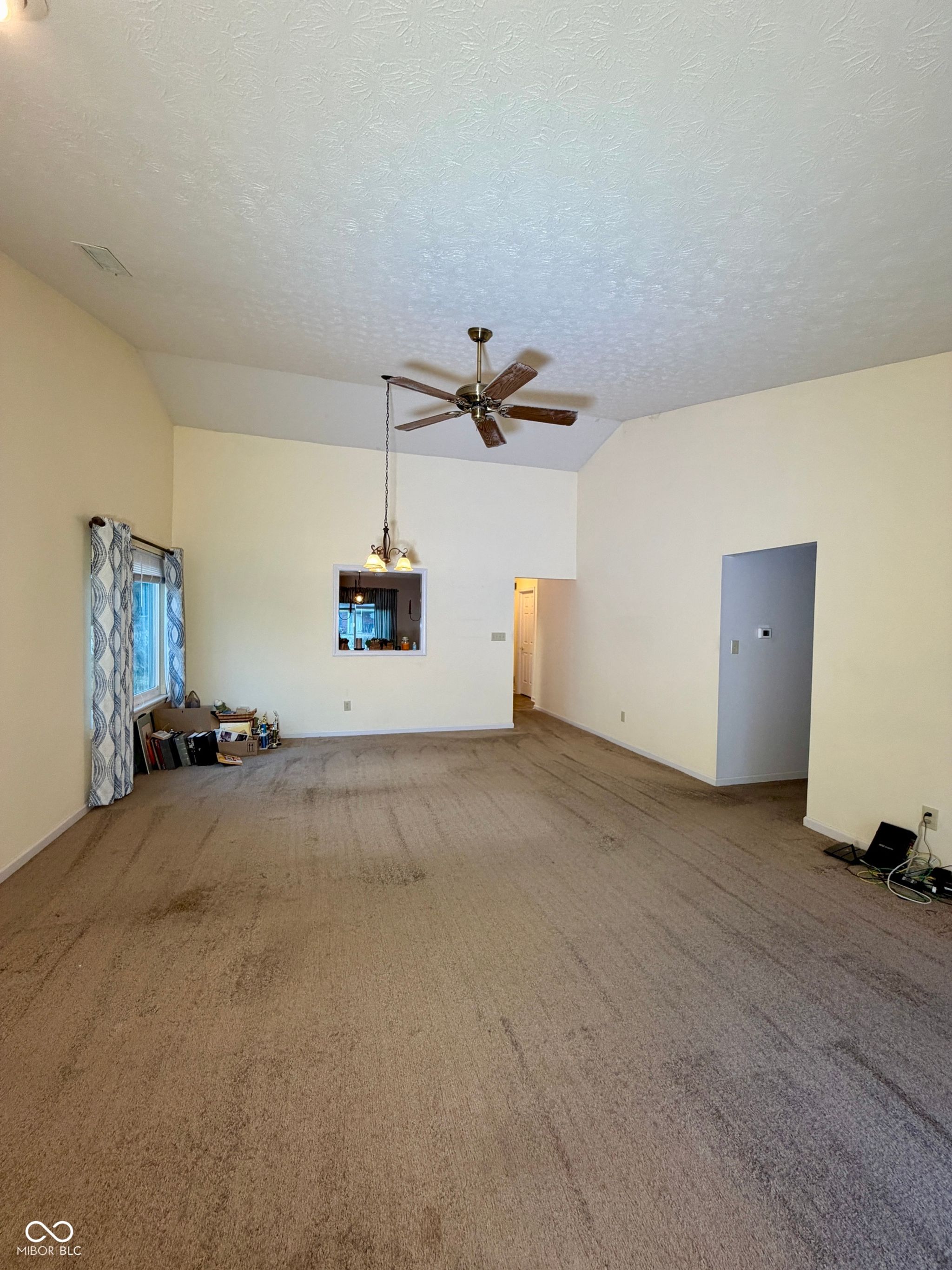 Image of 1019 E Killian Drive