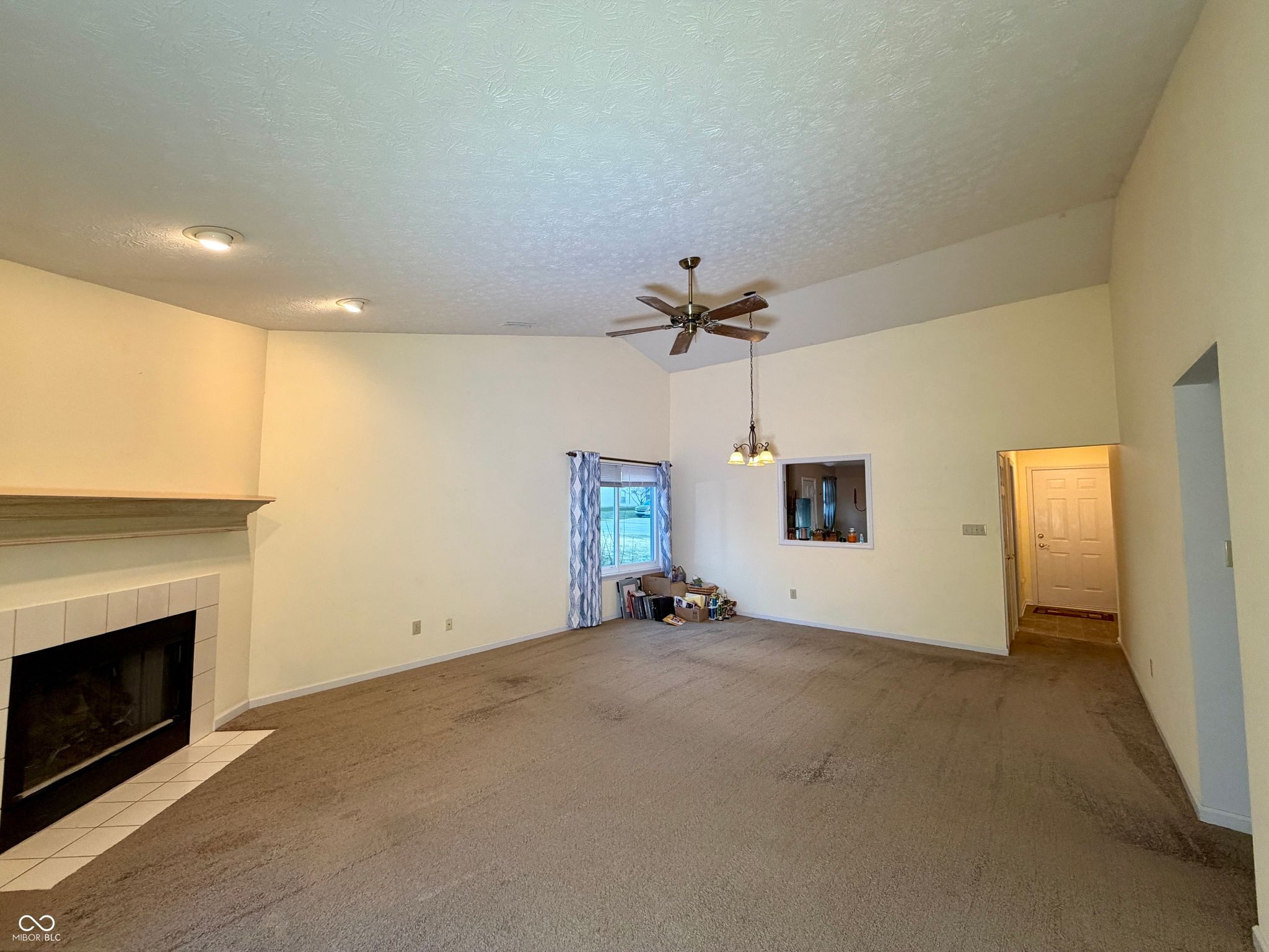 Image of 1019 E Killian Drive