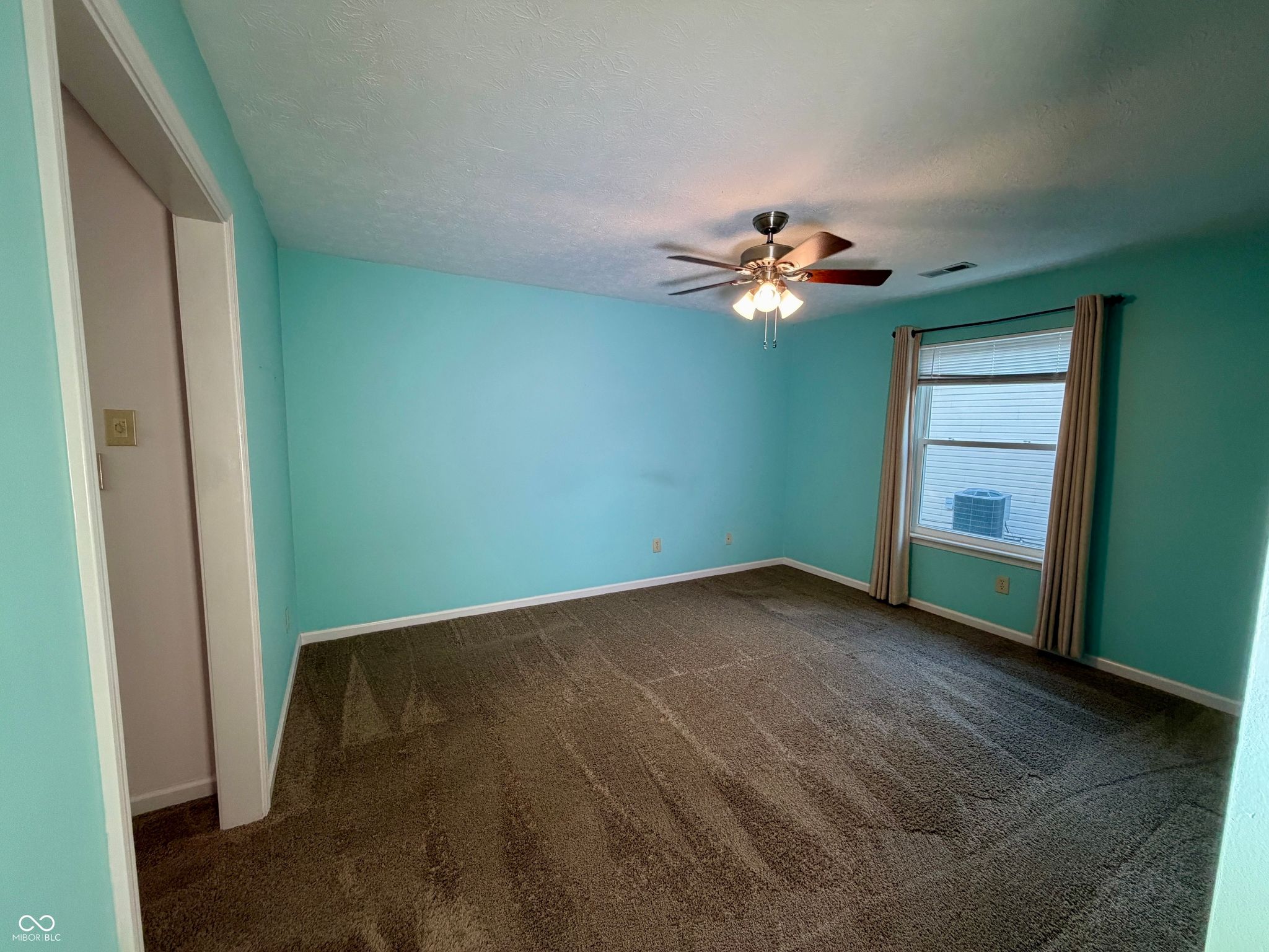 Image of 1019 E Killian Drive