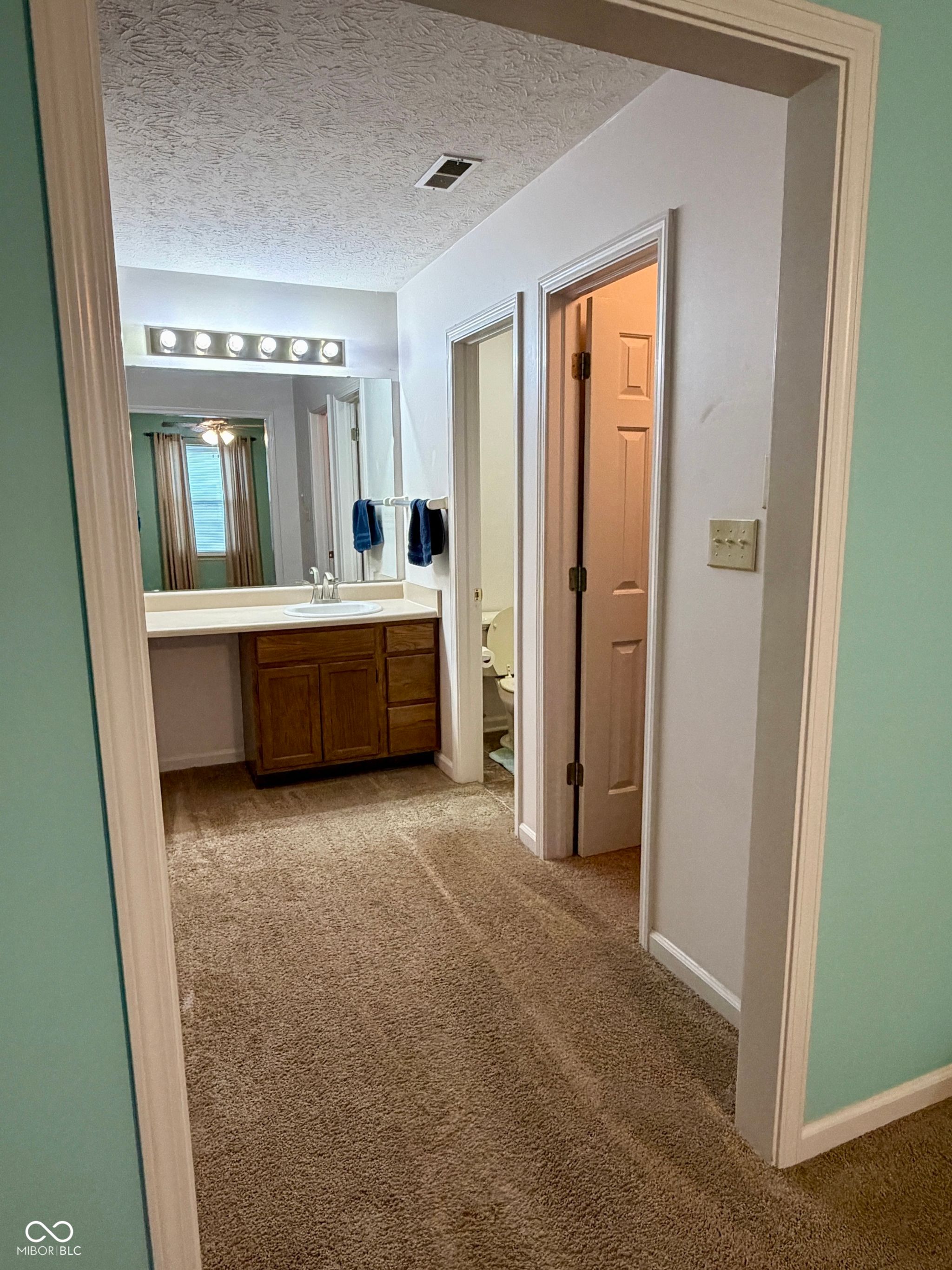 Image of 1019 E Killian Drive