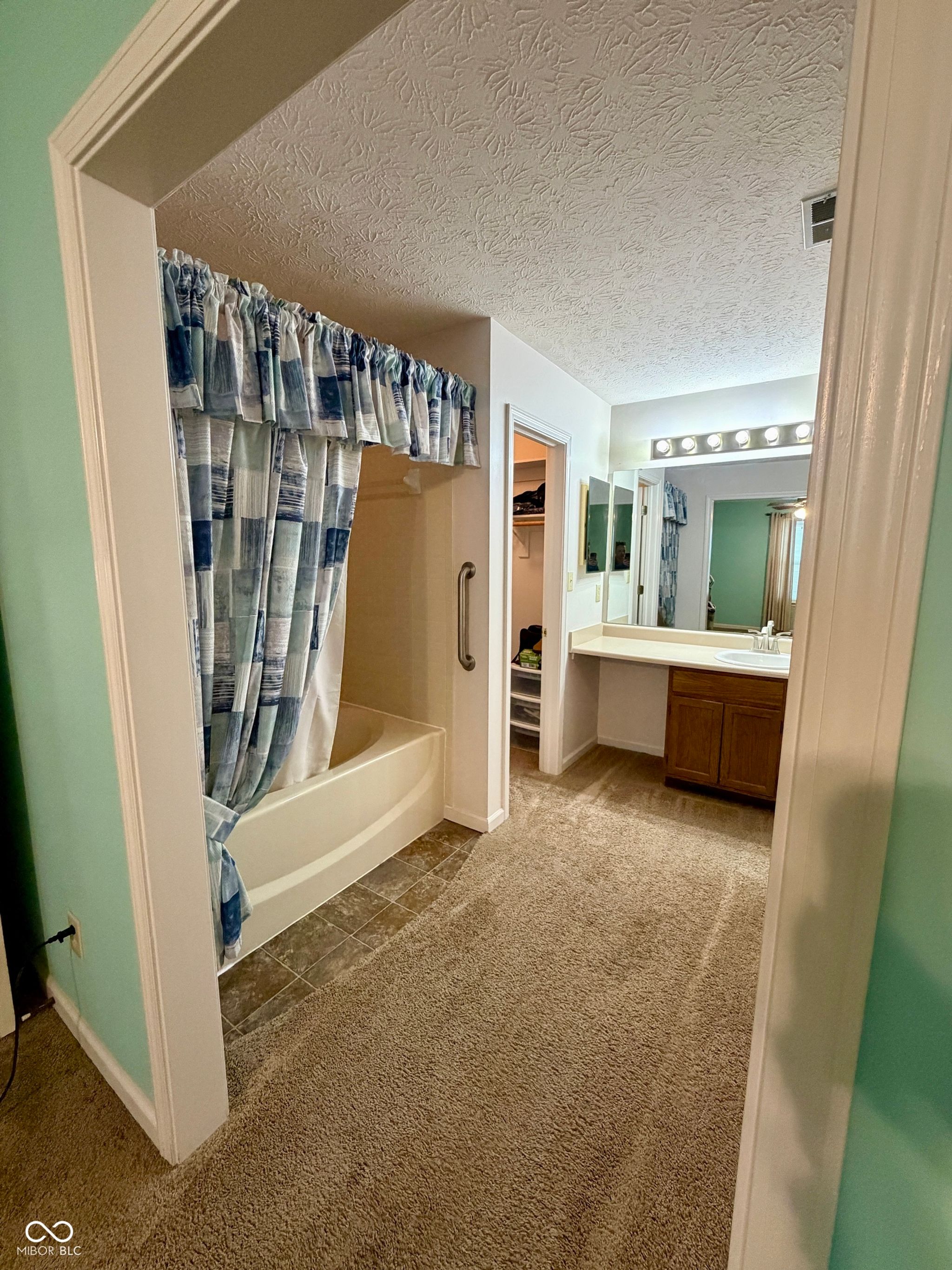 Image of 1019 E Killian Drive