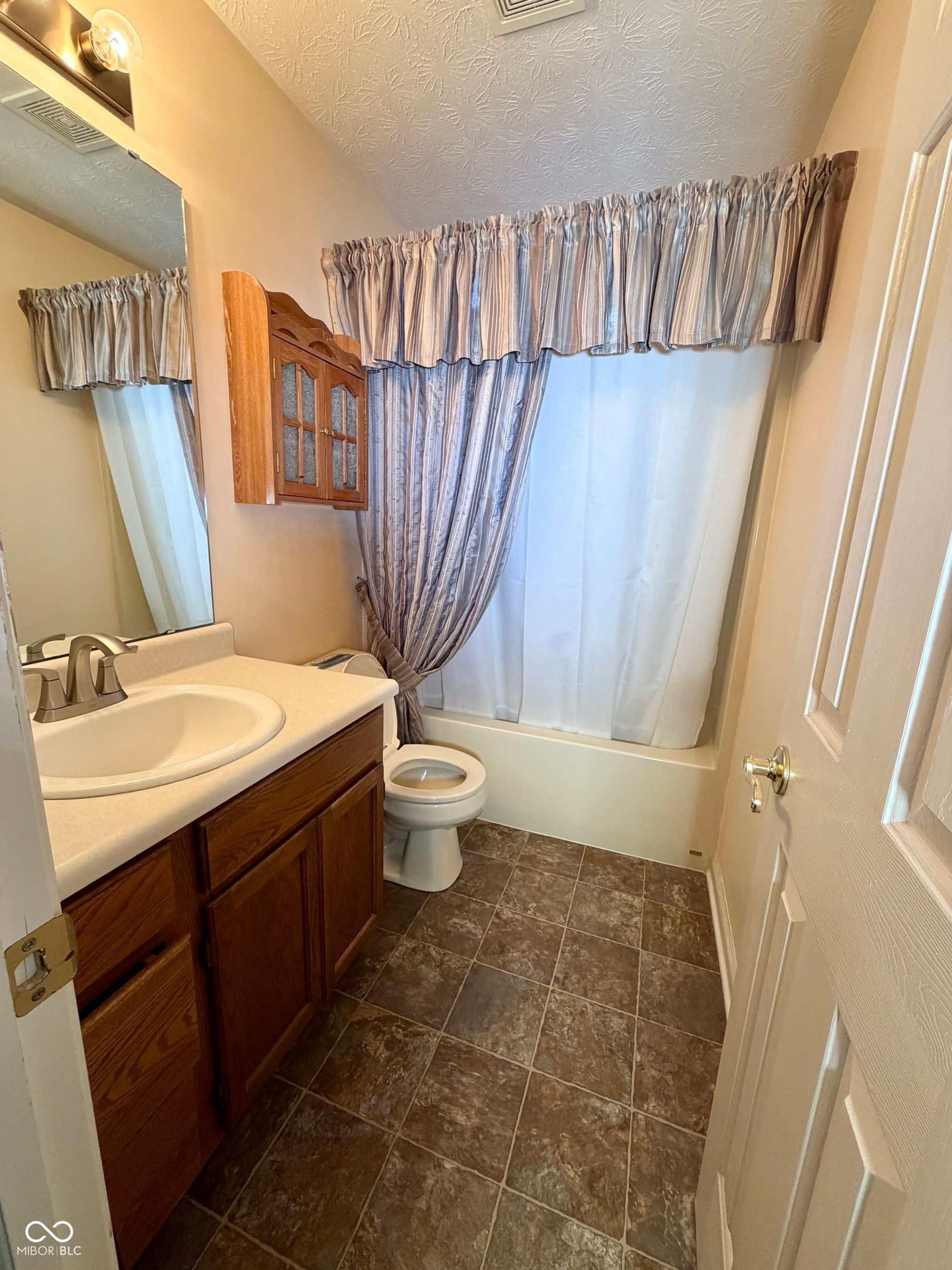 Image of 1019 E Killian Drive