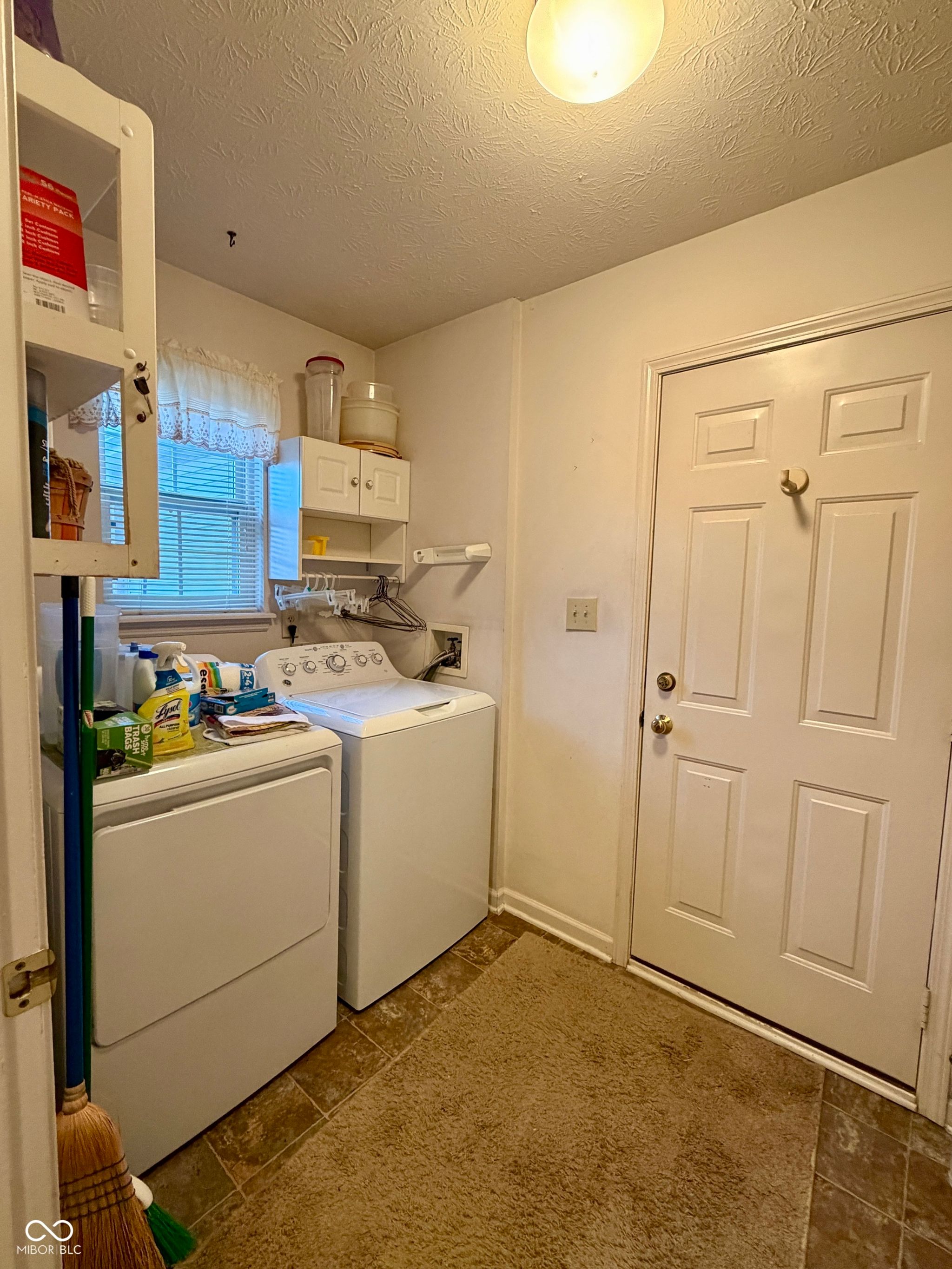 Image of 1019 E Killian Drive