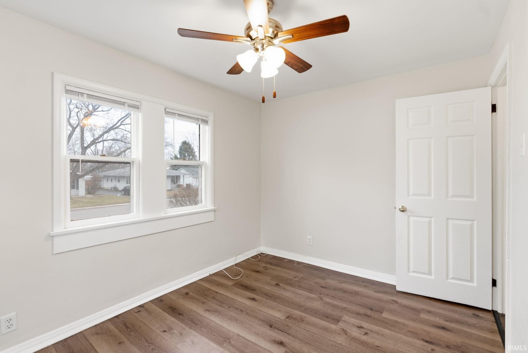 Image of 2425 White Oak Avenue