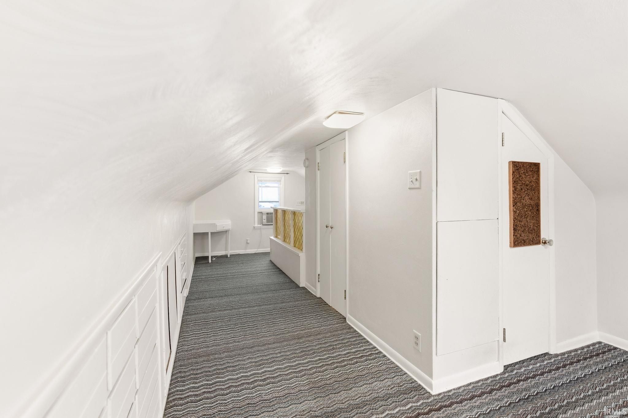 Image of 2425 White Oak Avenue