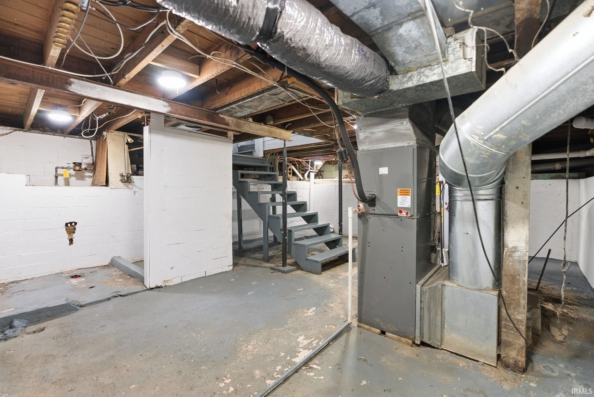 Image of 2425 White Oak Avenue