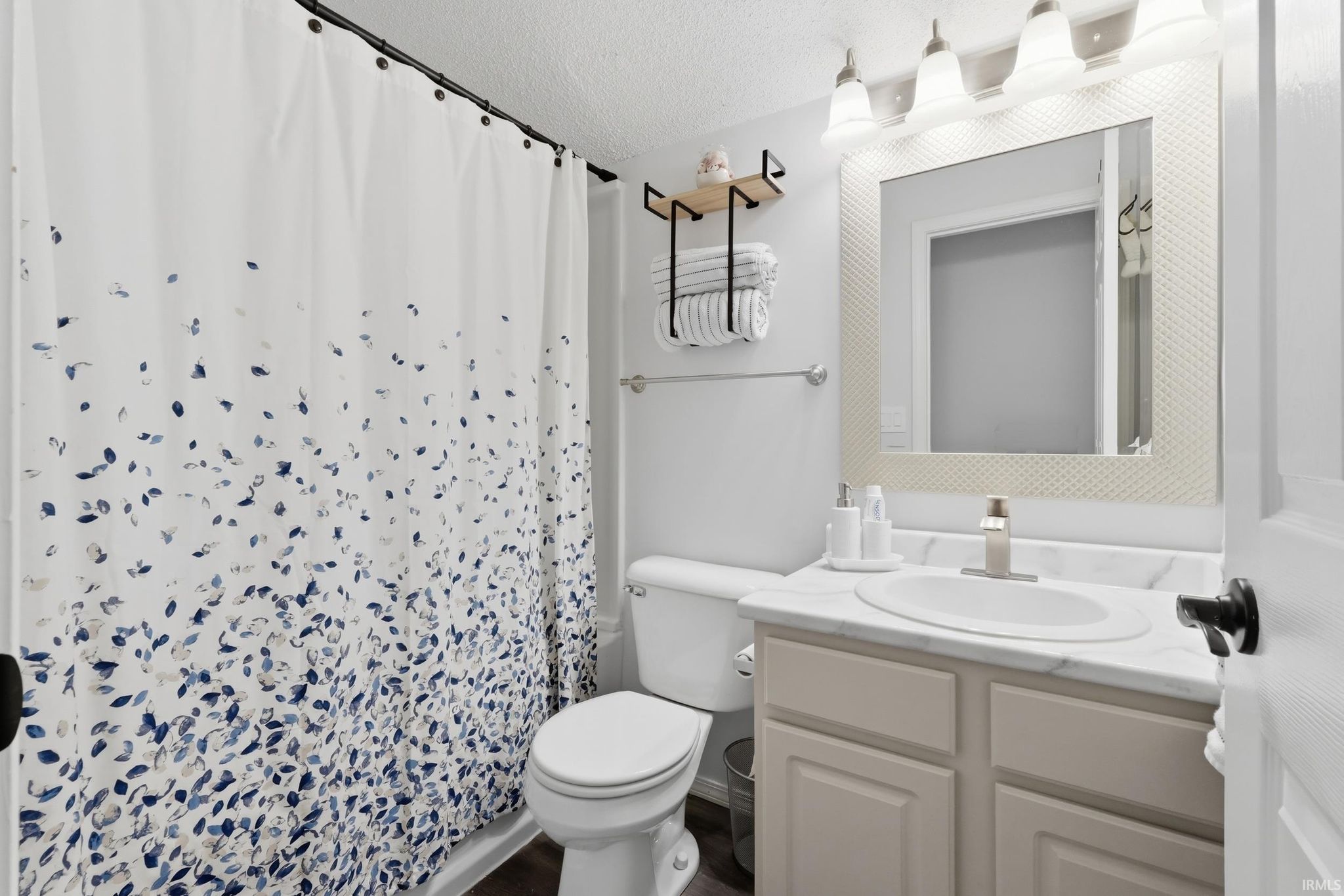 Image of 1017 Windsor Lake Drive