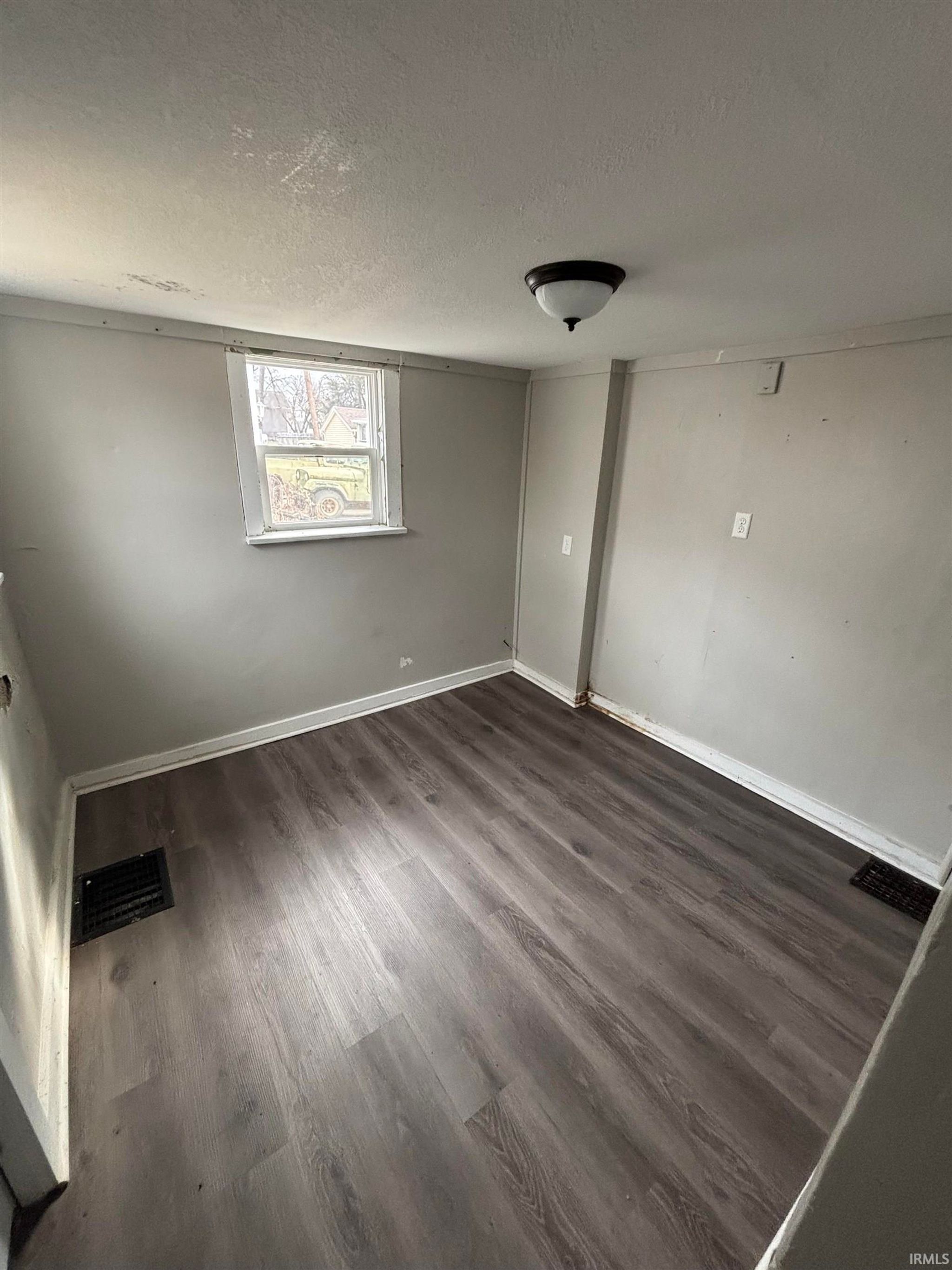 Image of 1829 Hoagland Avenue