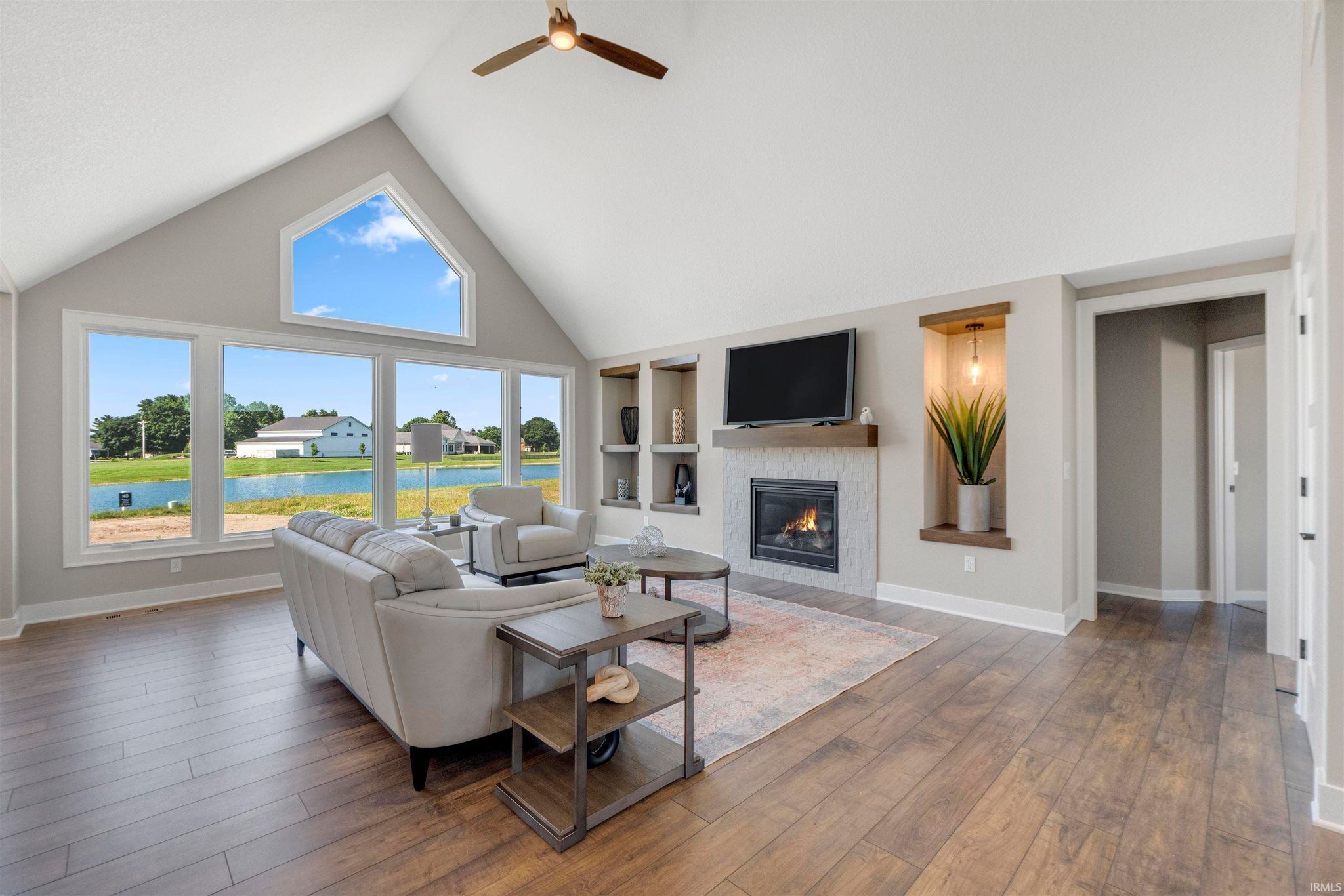 Image of 17645 Monza Pass