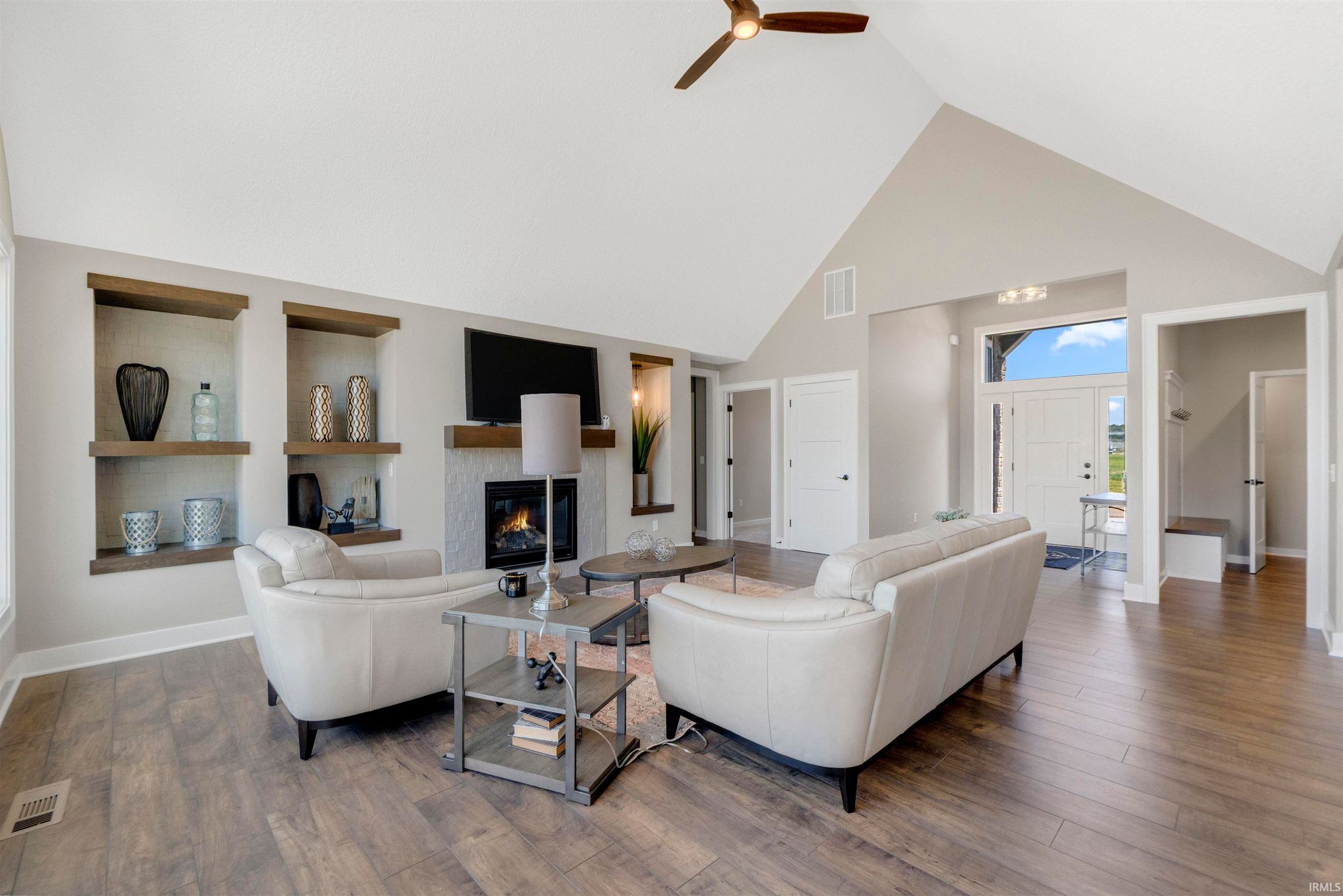 Image of 17645 Monza Pass