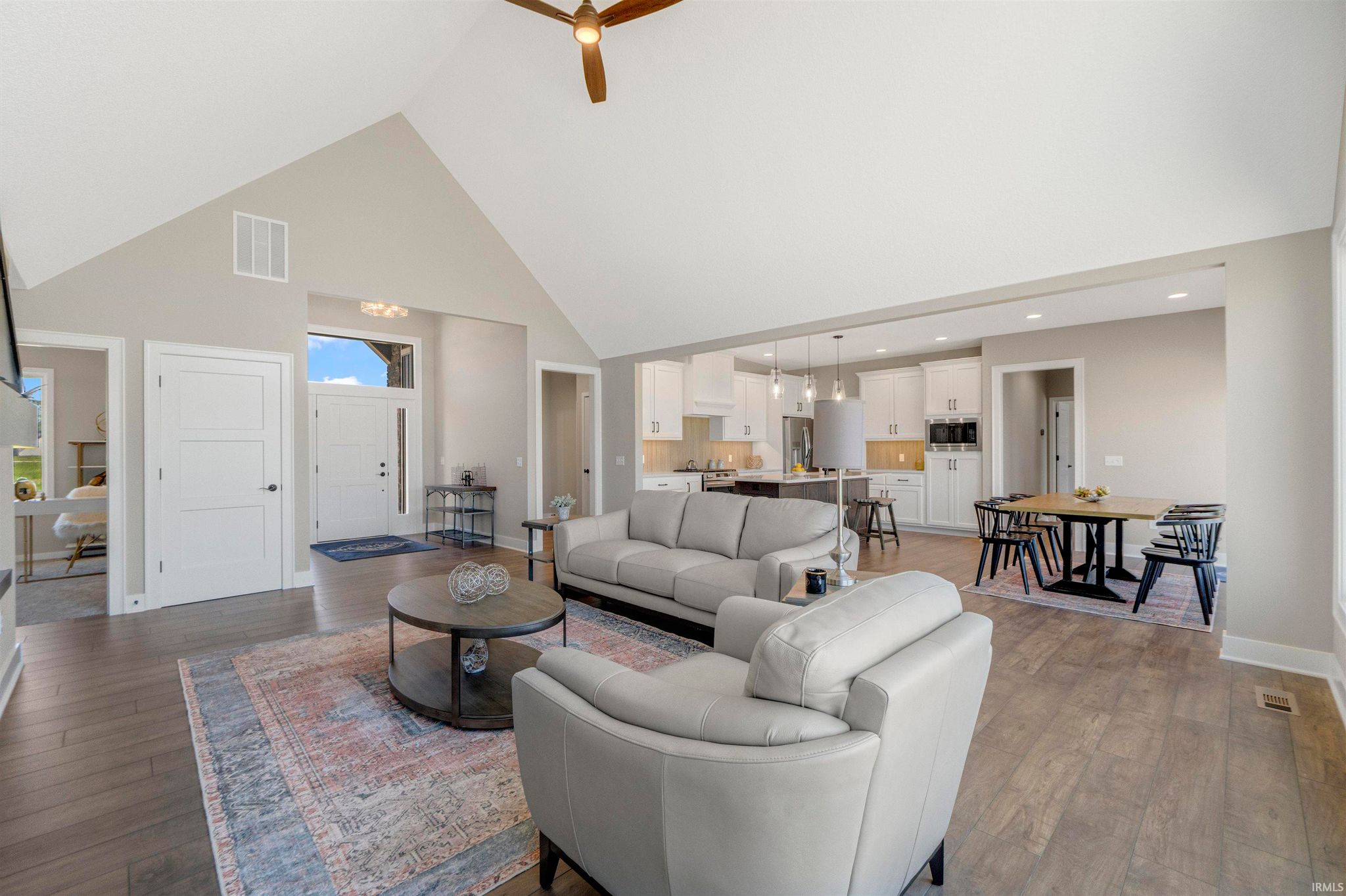 Image of 17645 Monza Pass