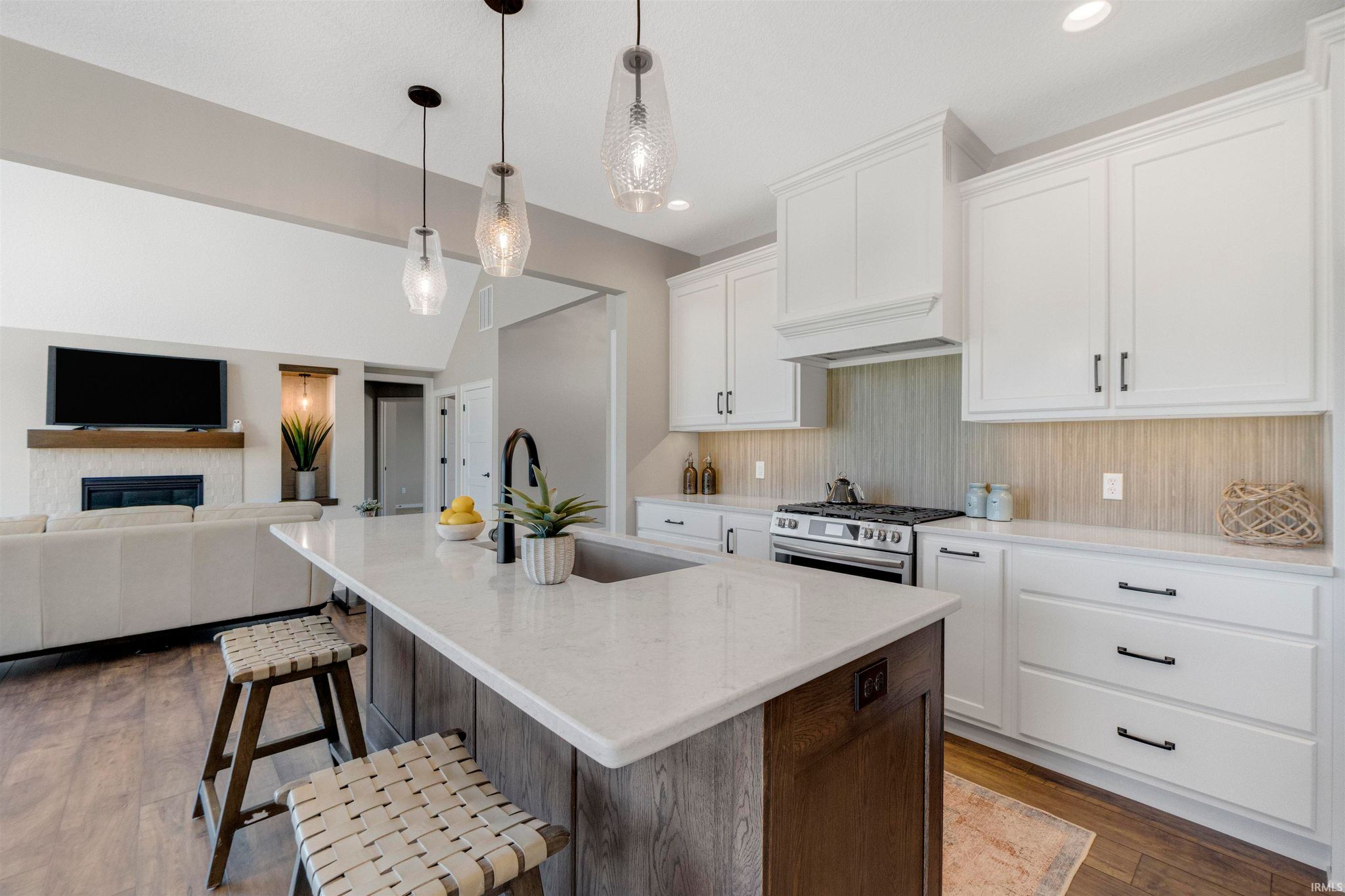 Image of 17645 Monza Pass