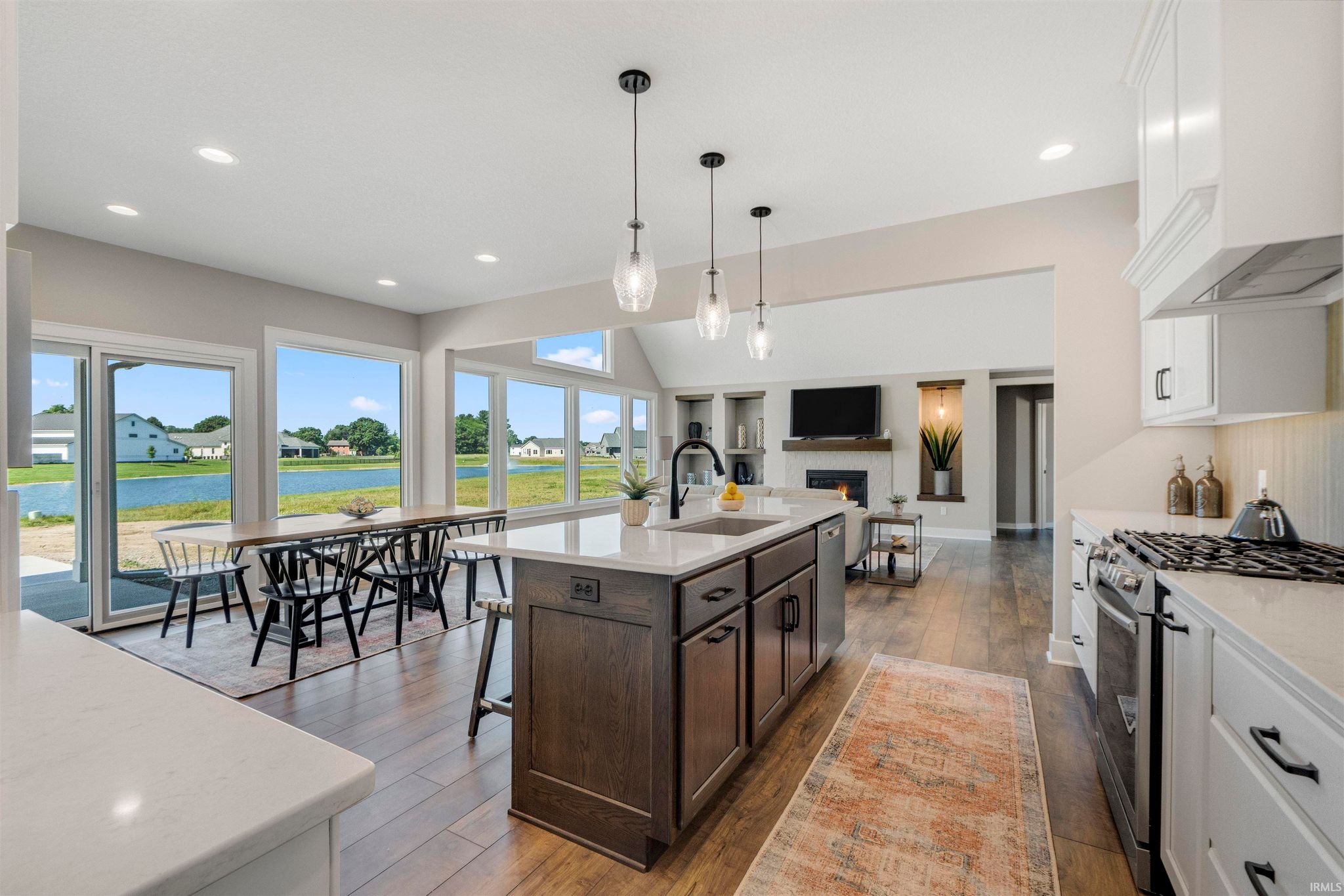 Image of 17645 Monza Pass