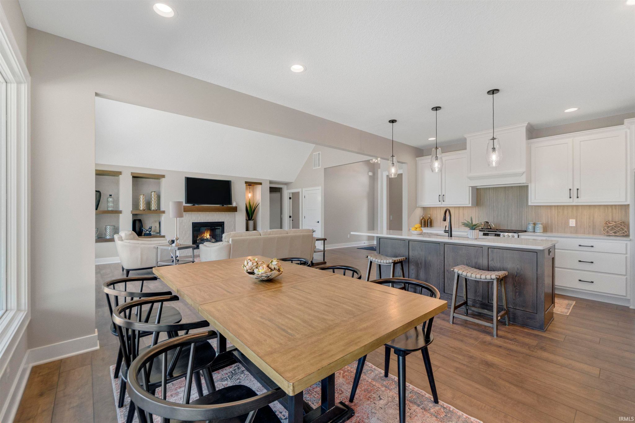 Image of 17645 Monza Pass