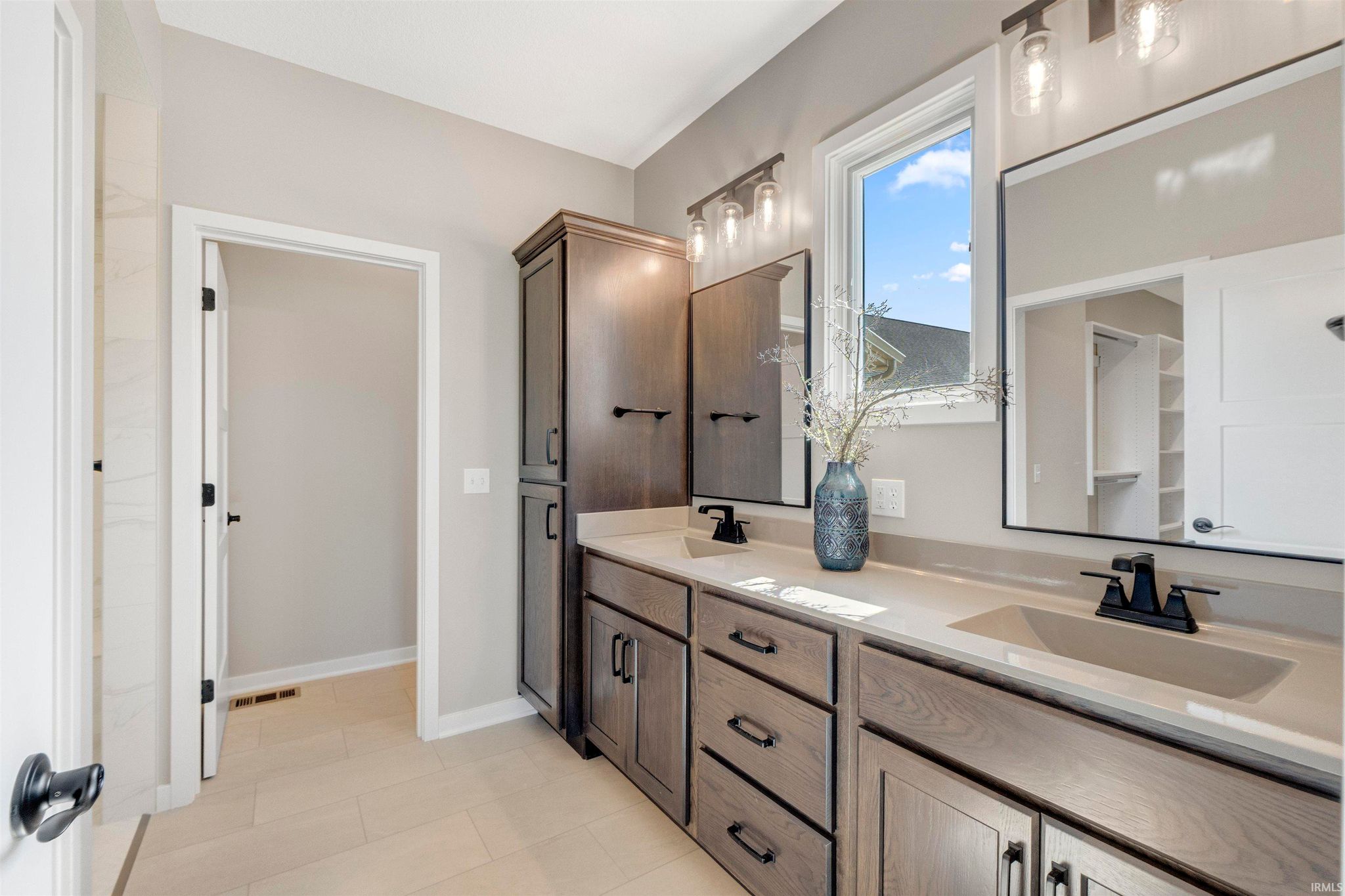 Image of 17645 Monza Pass