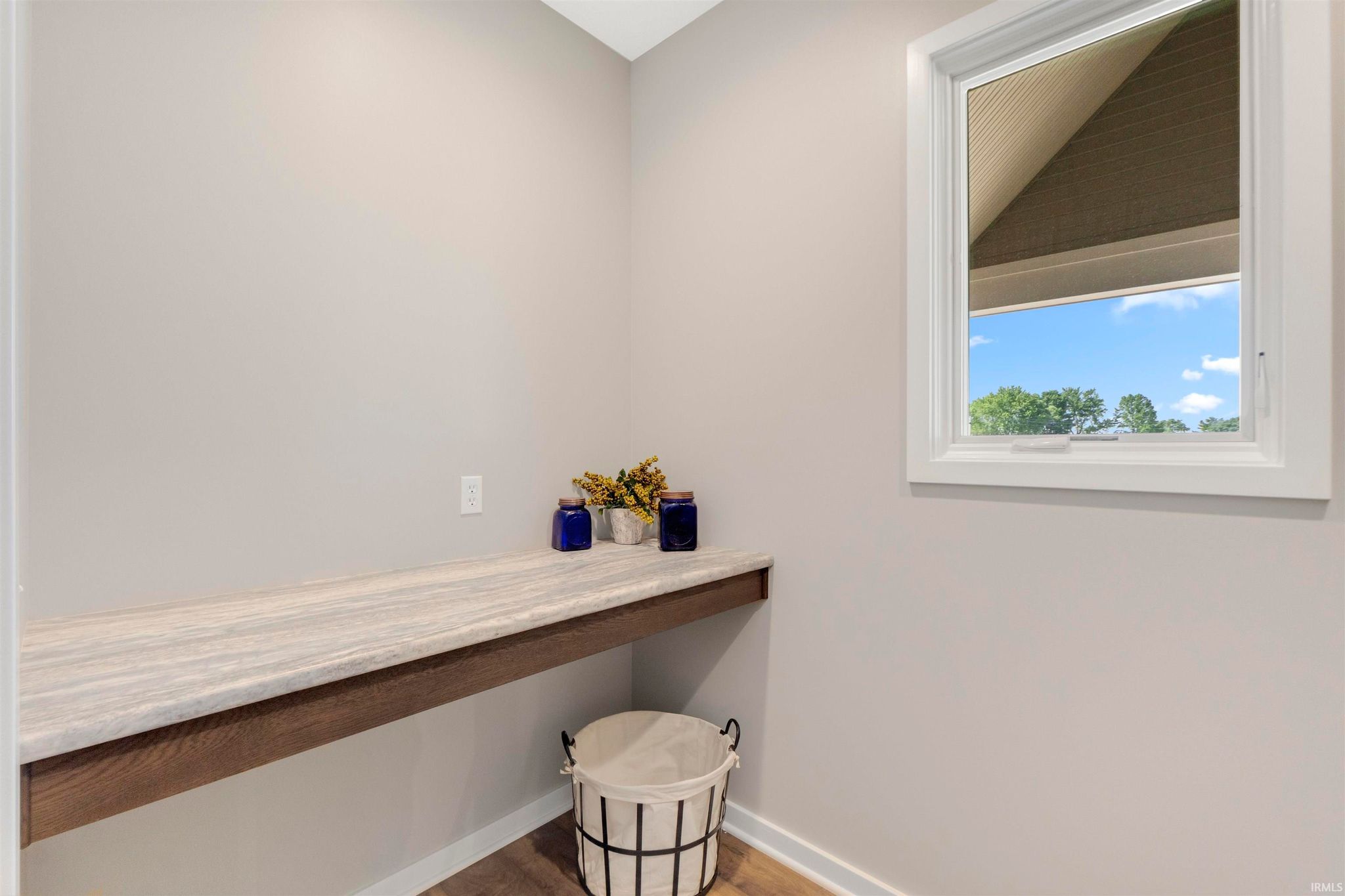 Image of 17645 Monza Pass