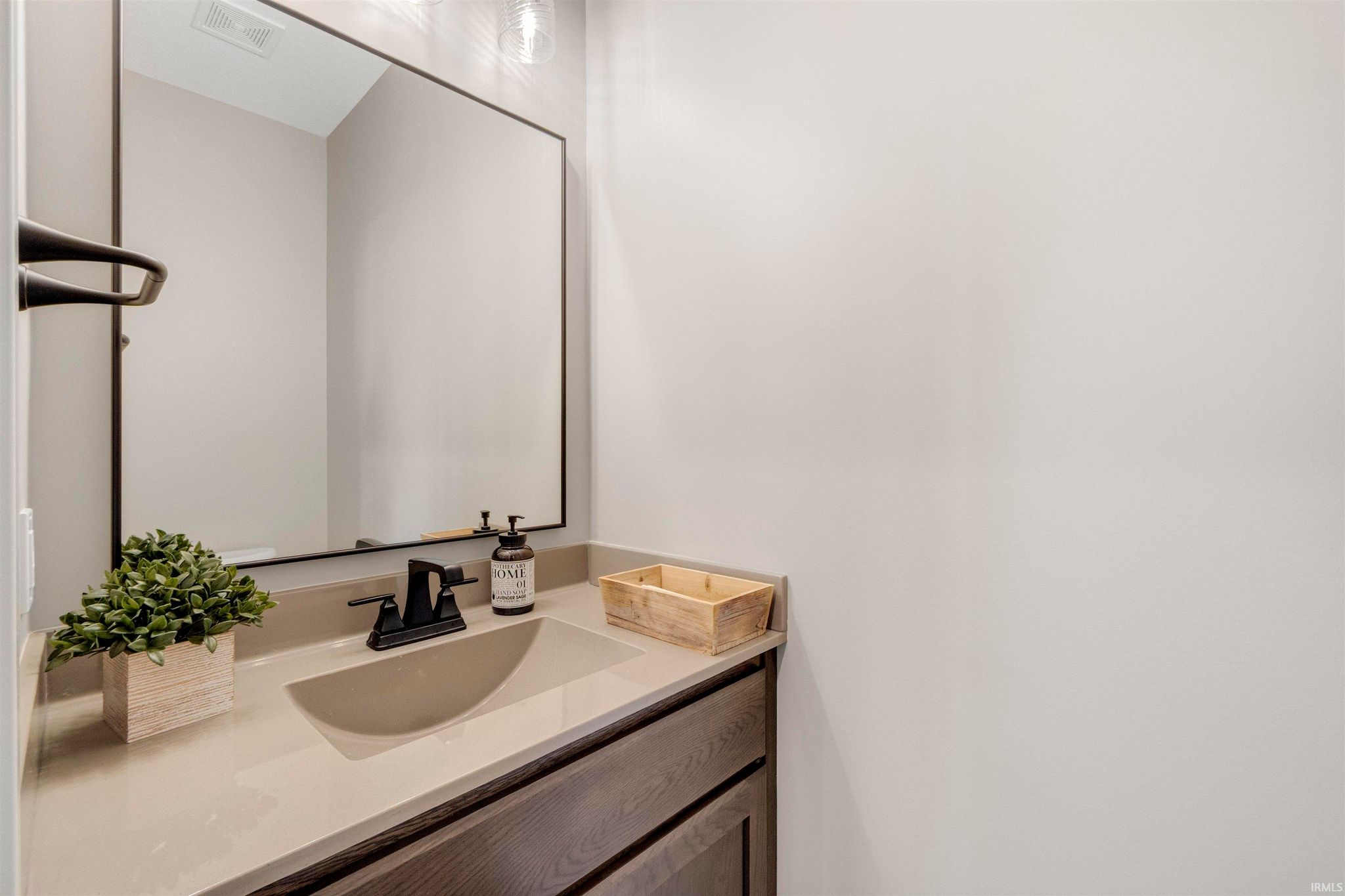 Image of 17645 Monza Pass