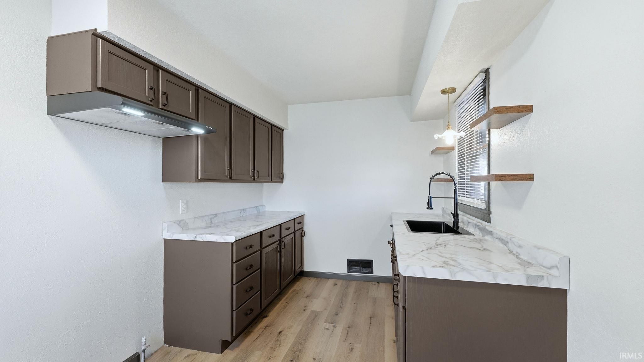 Image of 3530 Robinwood Drive