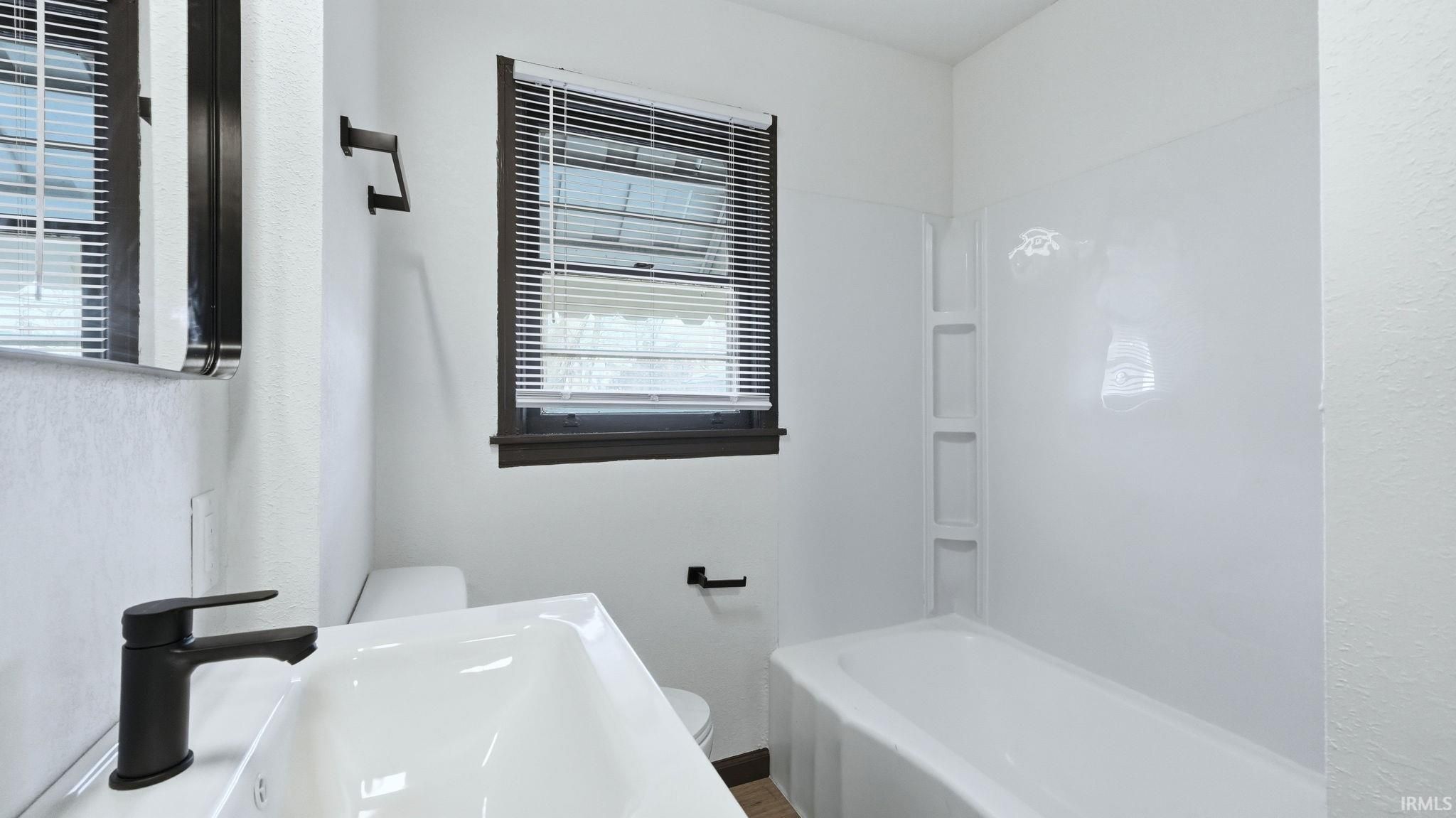 Image of 3530 Robinwood Drive