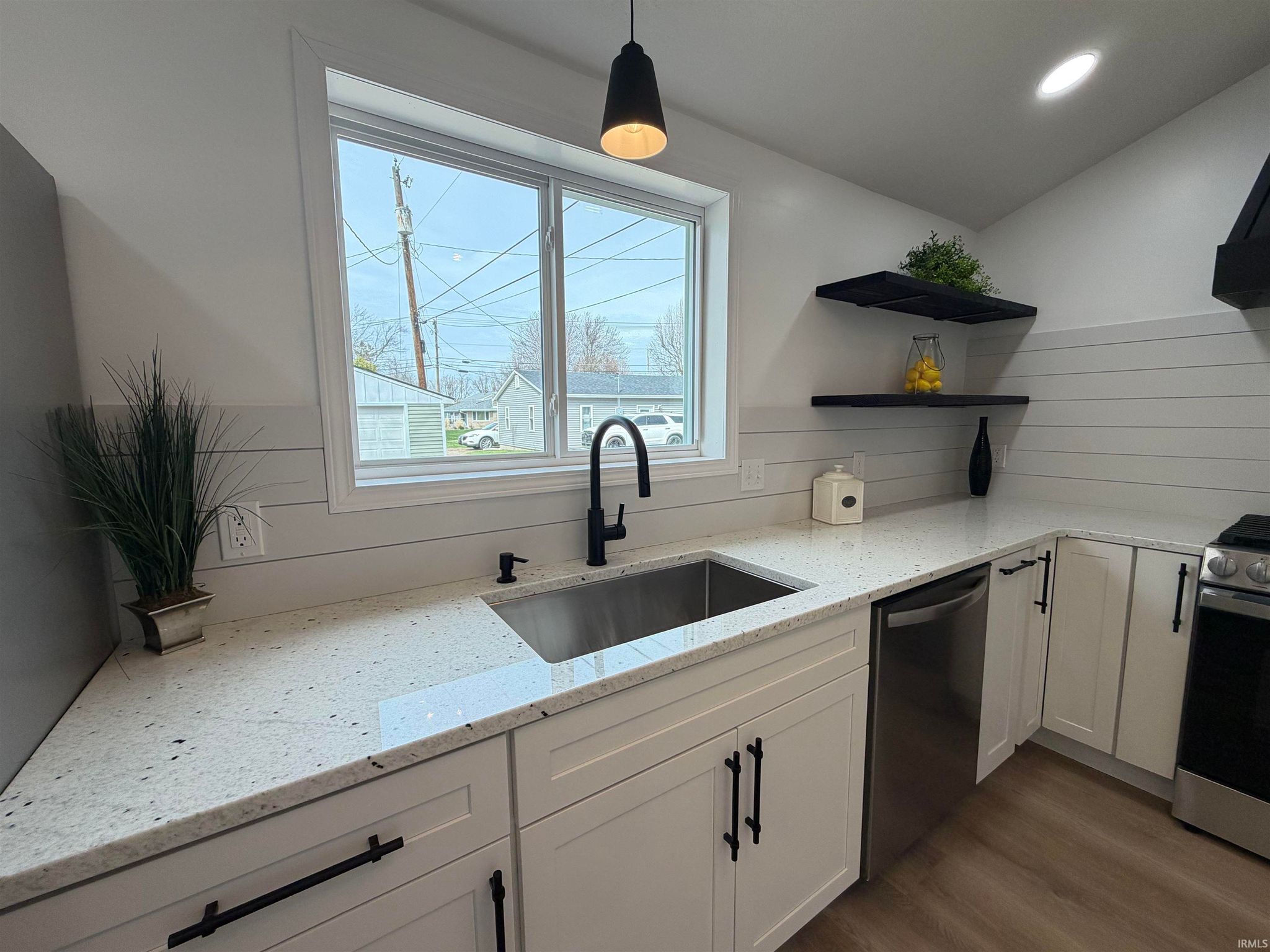 Image of 911 Crockett Street