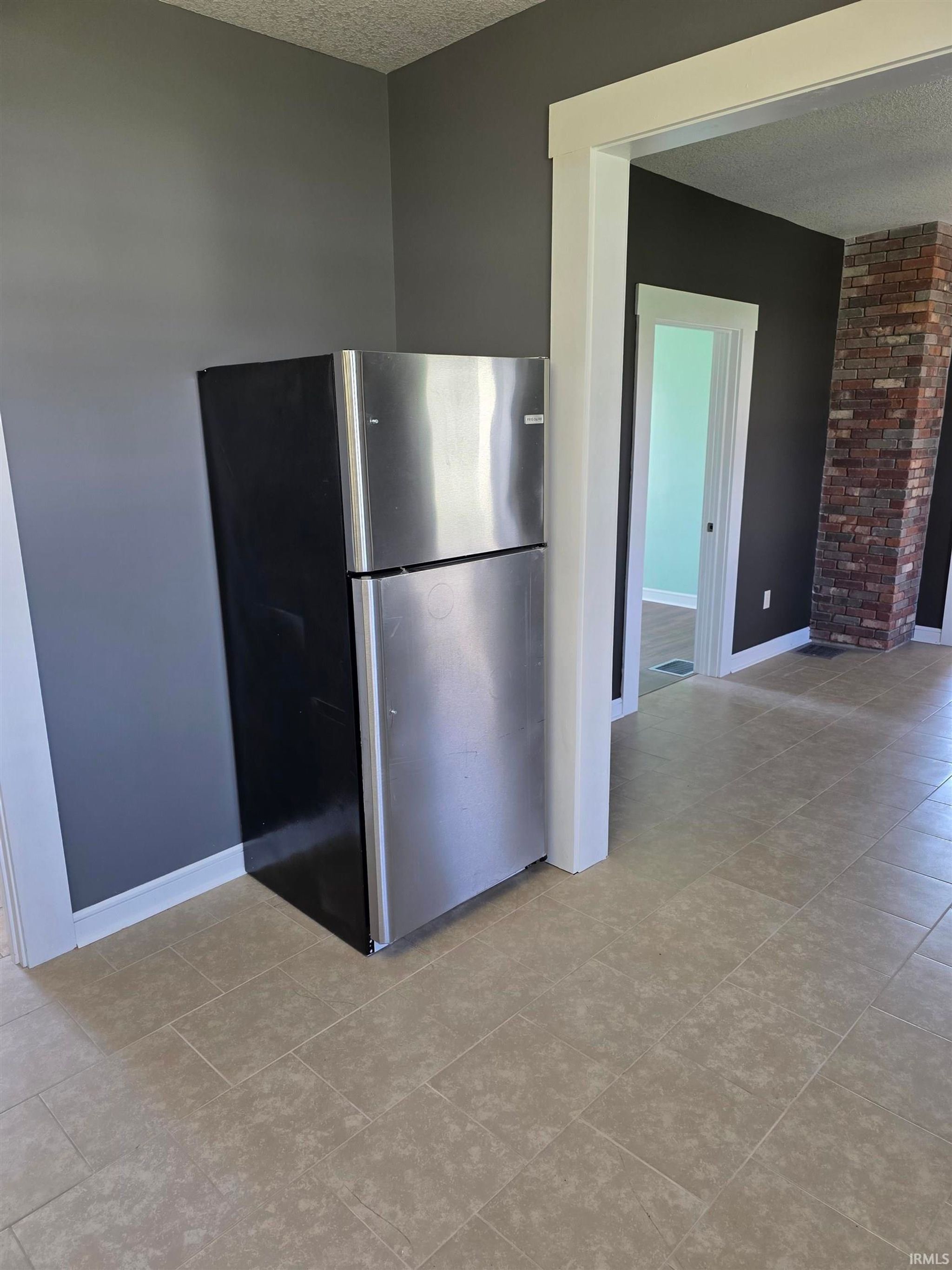 Image of 2611 S Anthony Boulevard