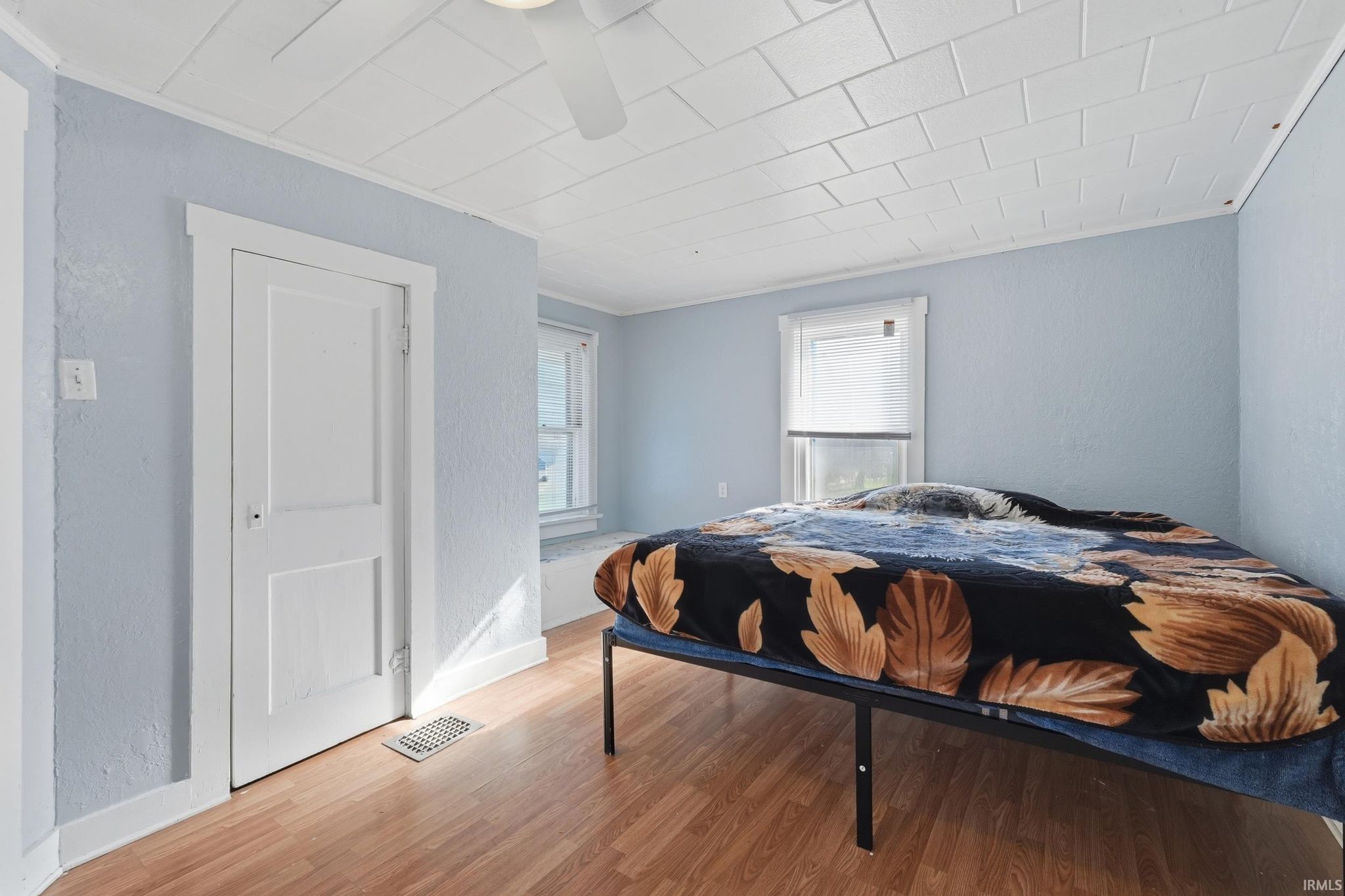 Image of 3015 Holton Avenue