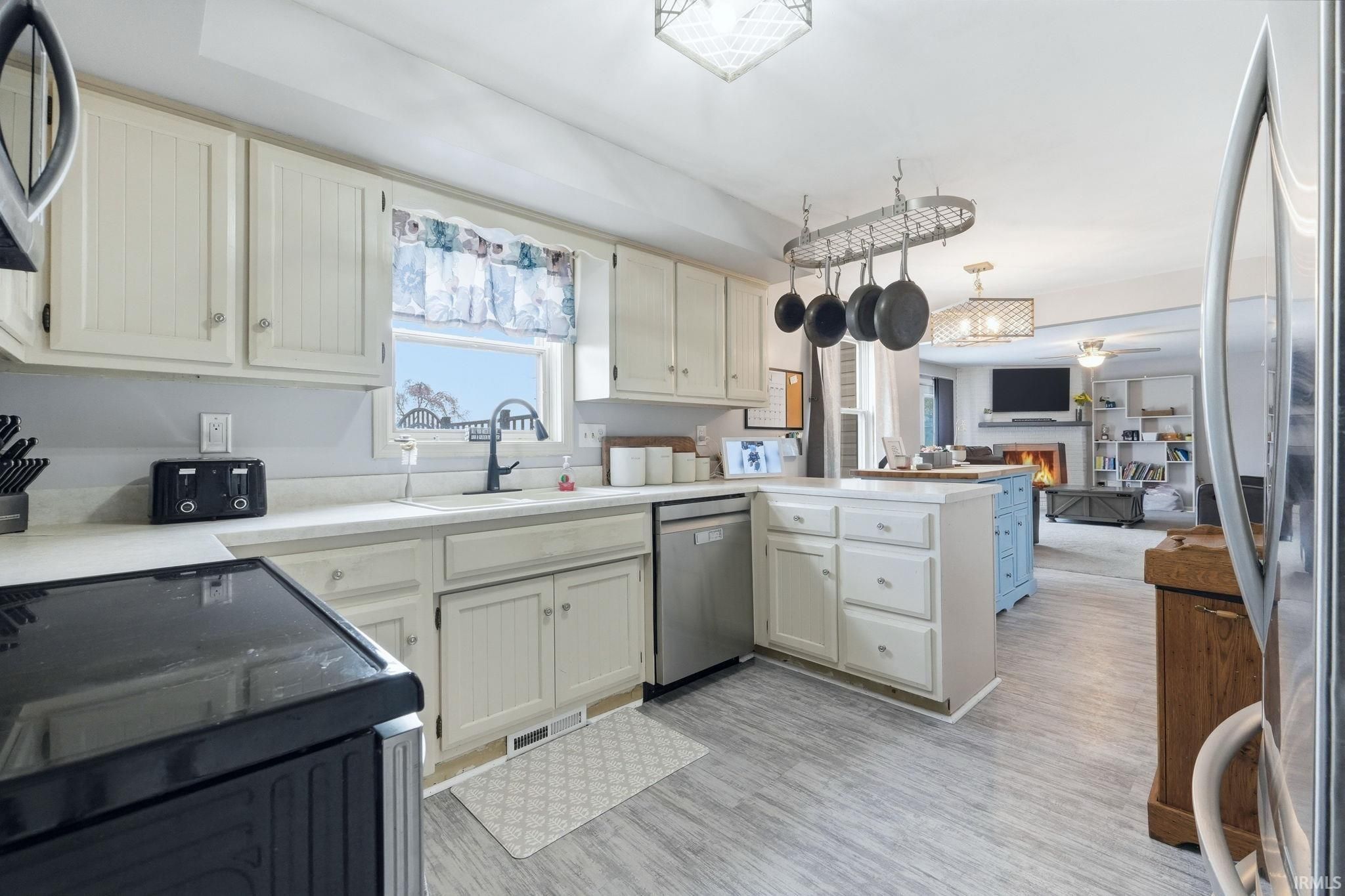 Image of 1404 Davidson Court