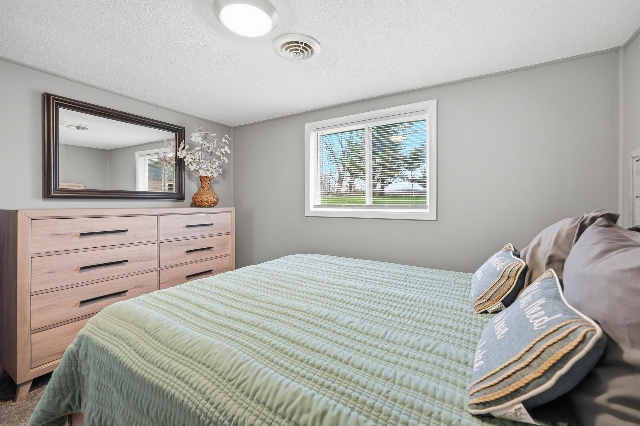 Image of 6910 N 925 East