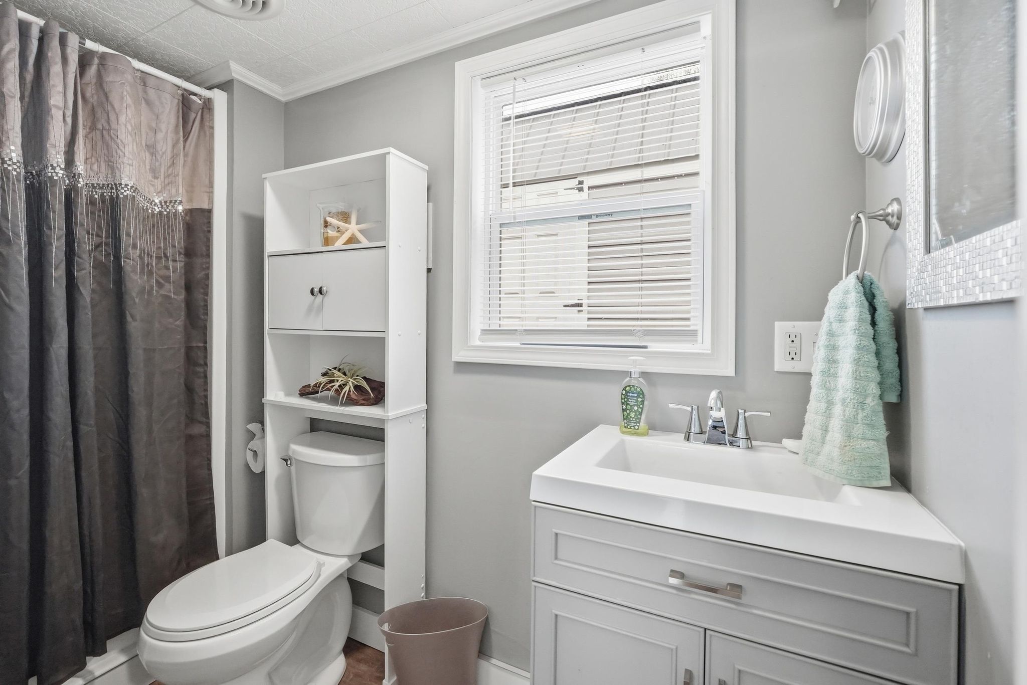 Image of 6910 N 925 East
