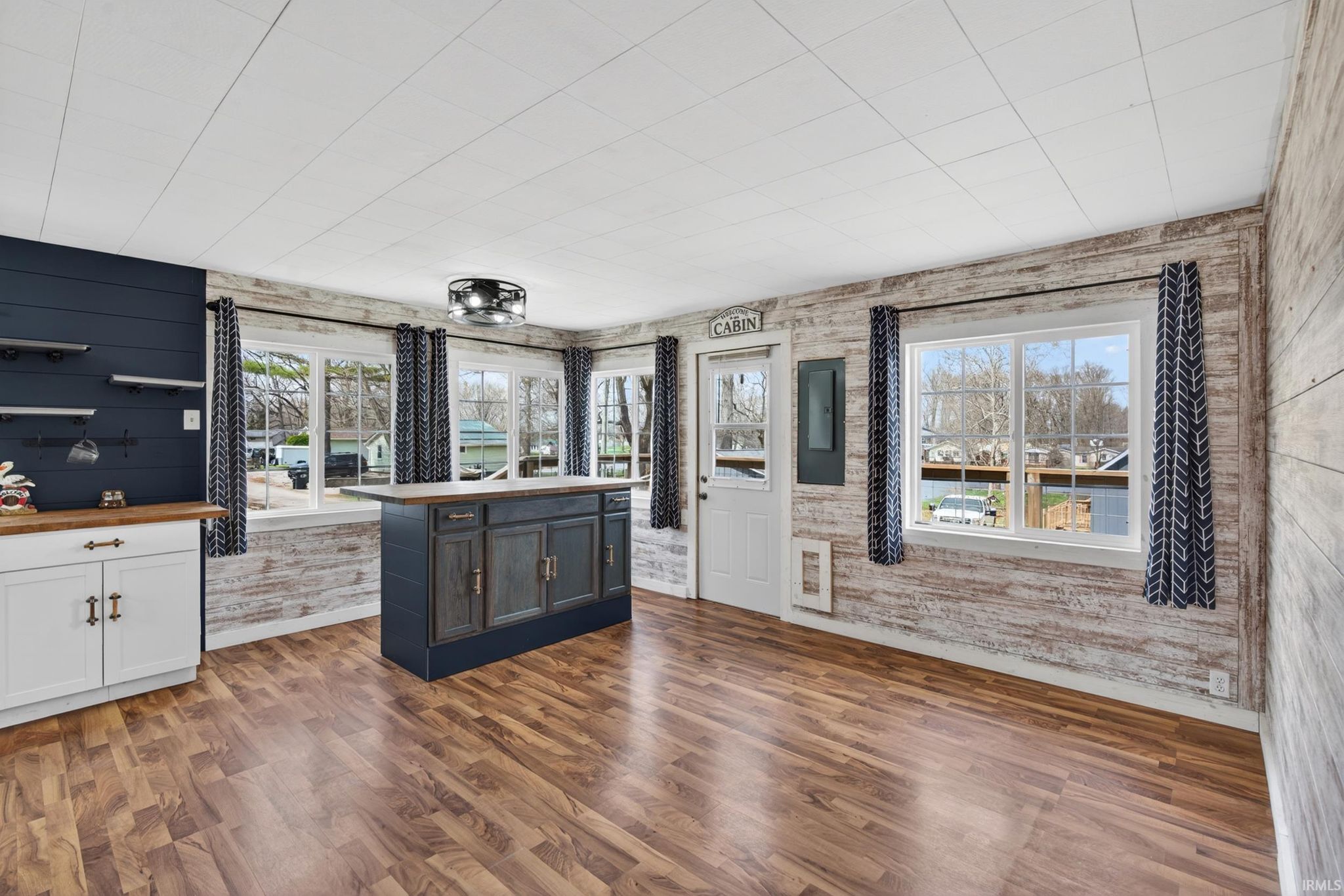 Image of 930 w 590 s Messick Lk