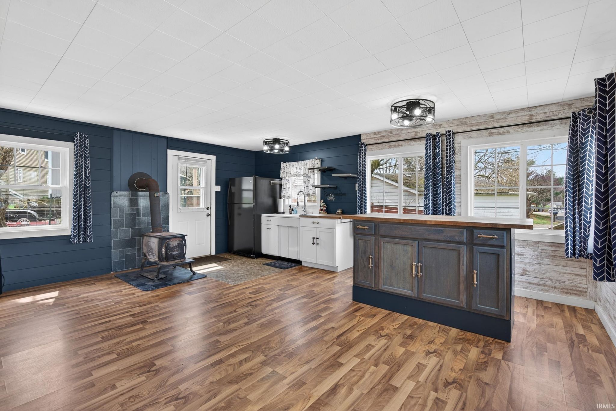 Image of 930 w 590 s Messick Lk