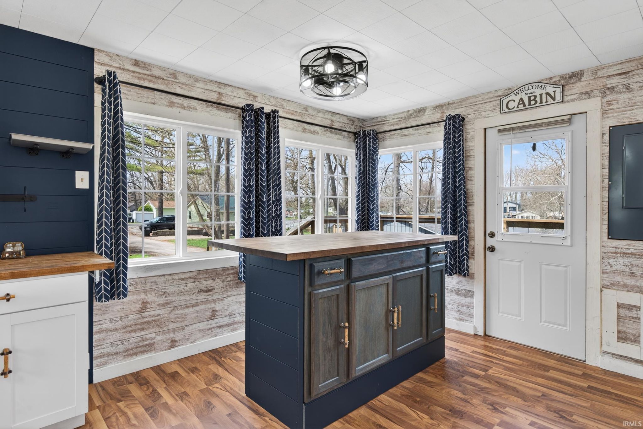 Image of 930 w 590 s Messick Lk